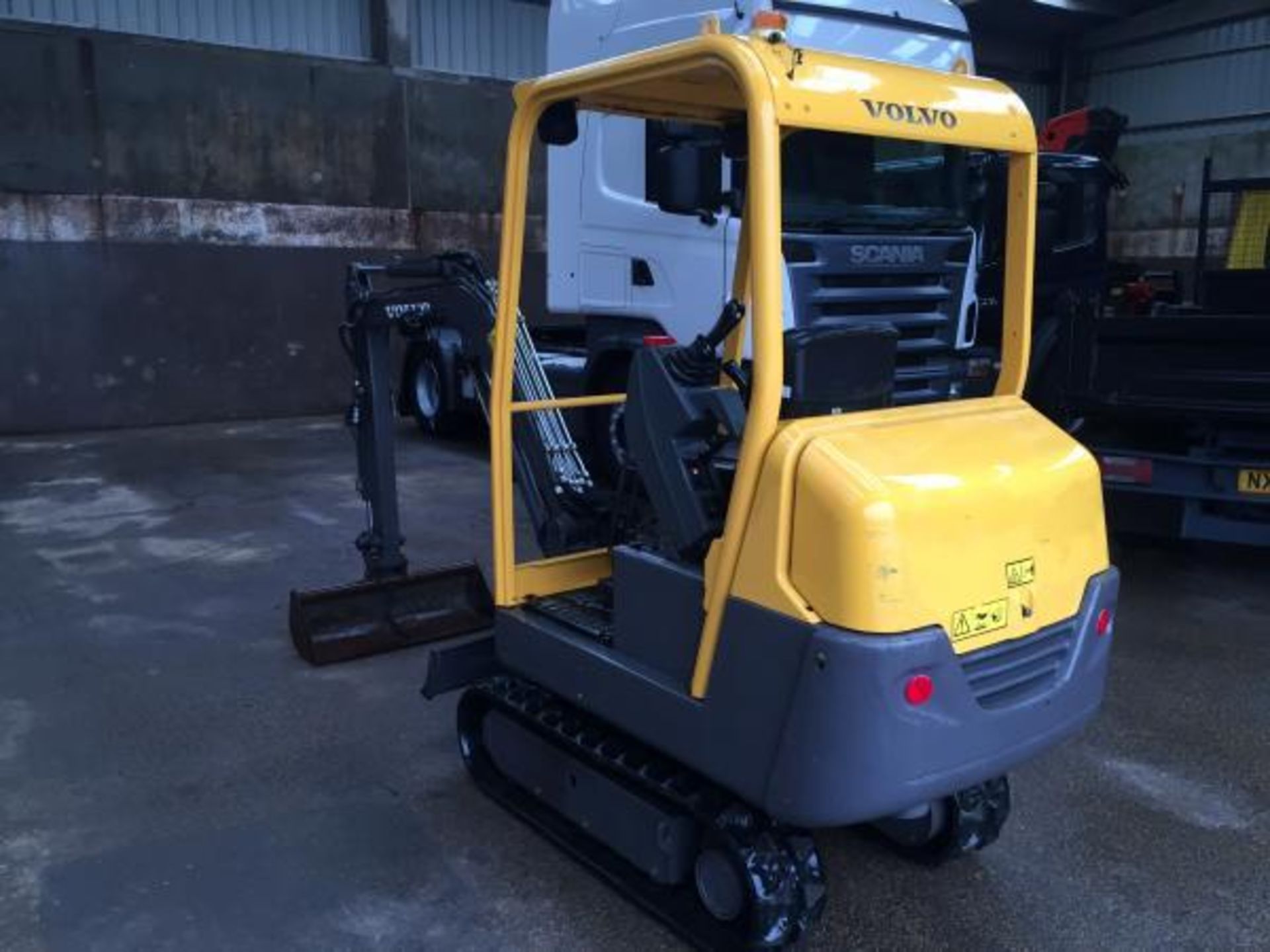 2010 VOLVO MINI DIGGER IN GOOD CONDITION NEW TRACKS, READY TO WORK *PLUS VAT* - Image 2 of 15