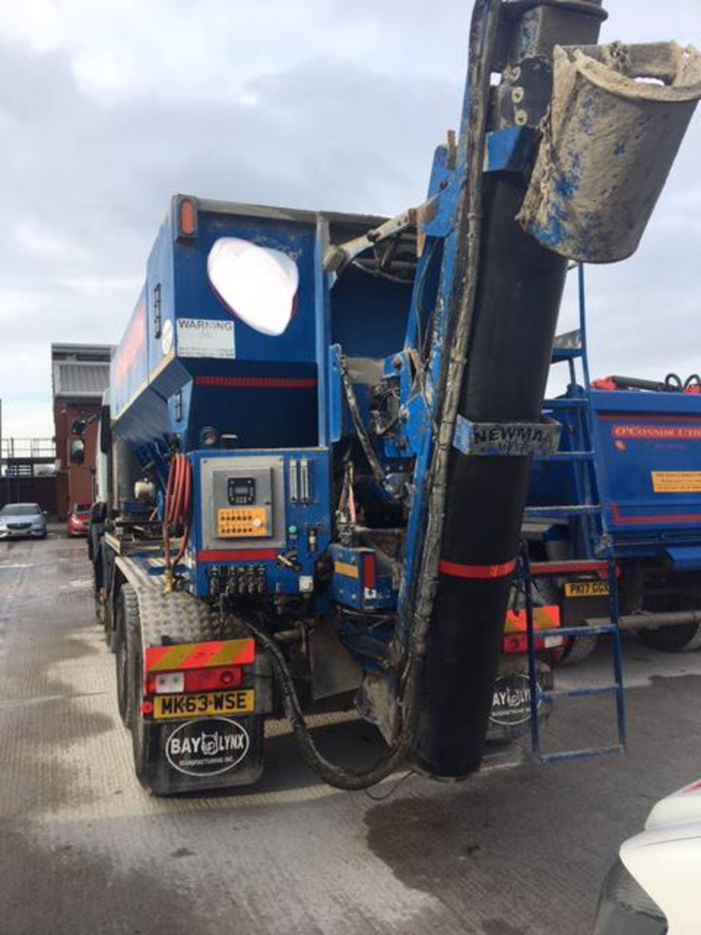 2014/63 REG RENAULT TRUCKS KERAX (34) WHITE DIESEL CONCRETE MIXER WITH BAY LYNX VOLUMETRIC BODY - Image 3 of 3