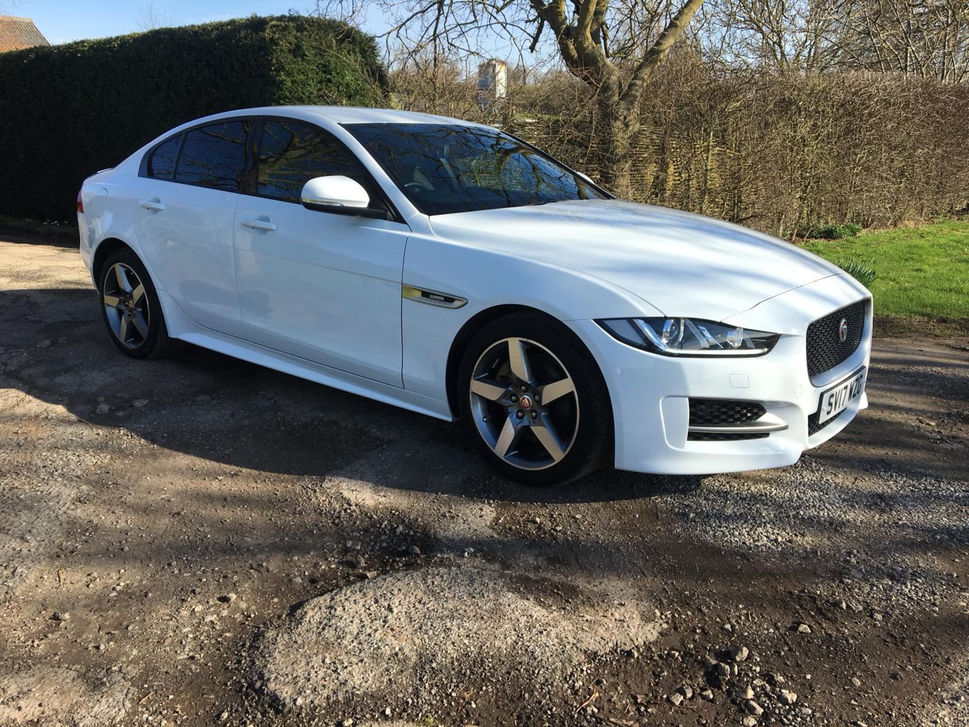 2017/17 REG JAGUAR XE R-SPORT 2.0 DIESEL AUTOMATIC 4 DOOR SALOON, SHOWING 0 FORMER KEEPERS *NO VAT*