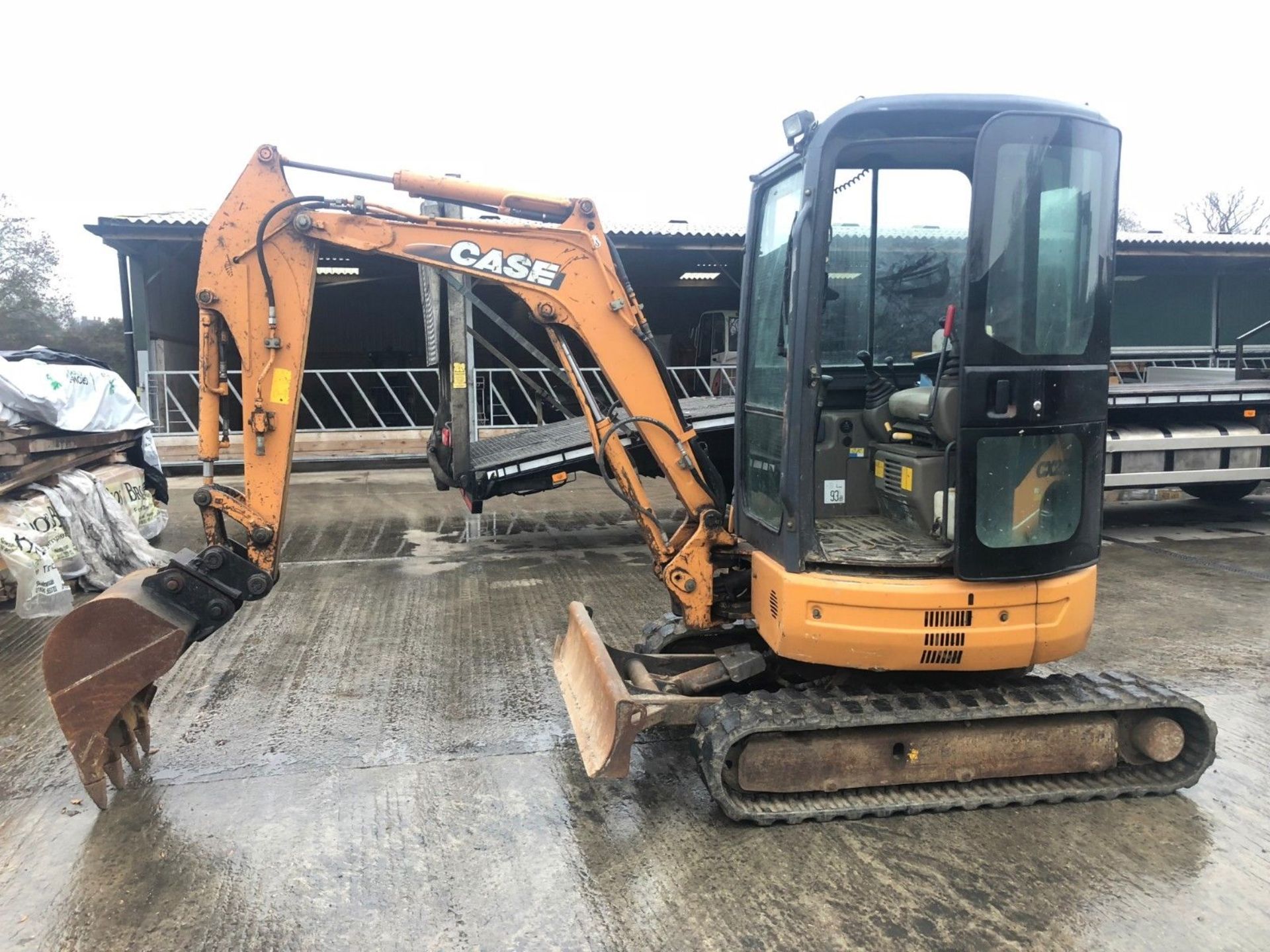 CASE CX22B EXCAVATOR DIGGER, FULL CAB, QUICK HITCH, YEAR 2005, 2 BUCKETS *PLUS VAT* - Image 2 of 8