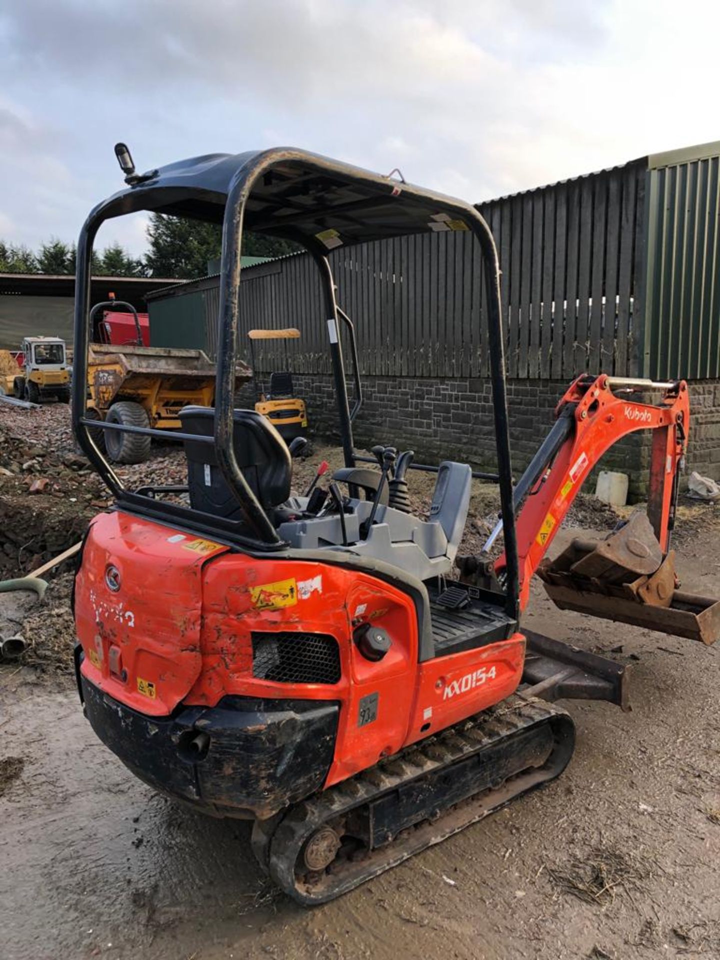 2015 KUBOTA MINI 1.5T DIGGER / TRACKED EXCAVATOR MODEL: KX015.4, RUNS, DRIVES AND DIGS *PLUS VAT* - Image 3 of 8