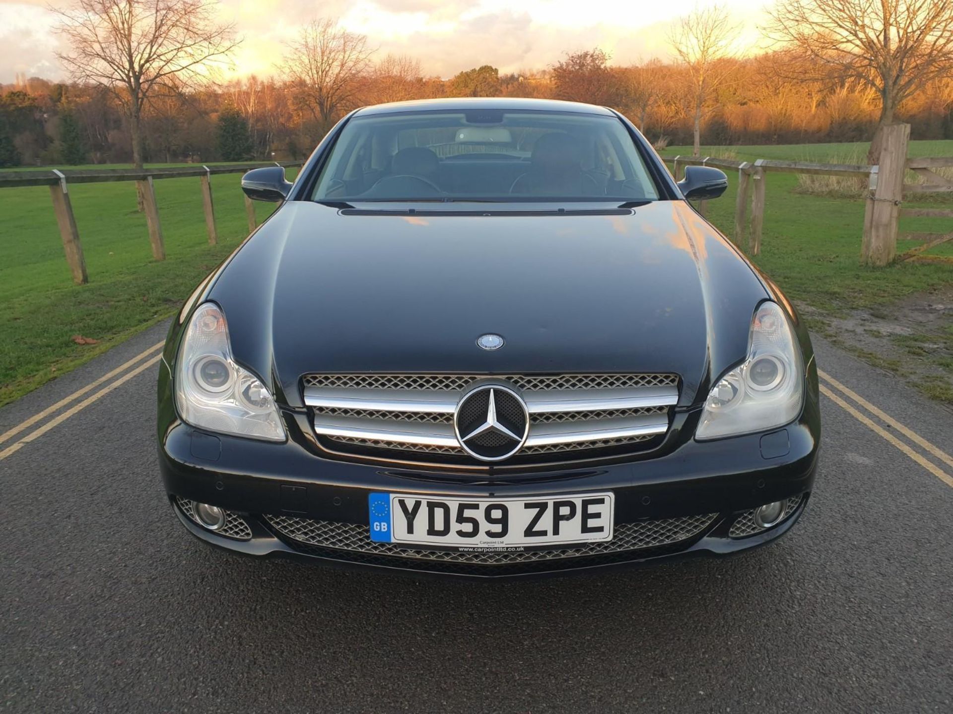 2009/59 REG MERCEDES-BENZ CLS350 CDI AUTO BLACK DIESEL COUPE, SHOWING 2 FORMER KEEPERS *NO VAT* - Image 2 of 12