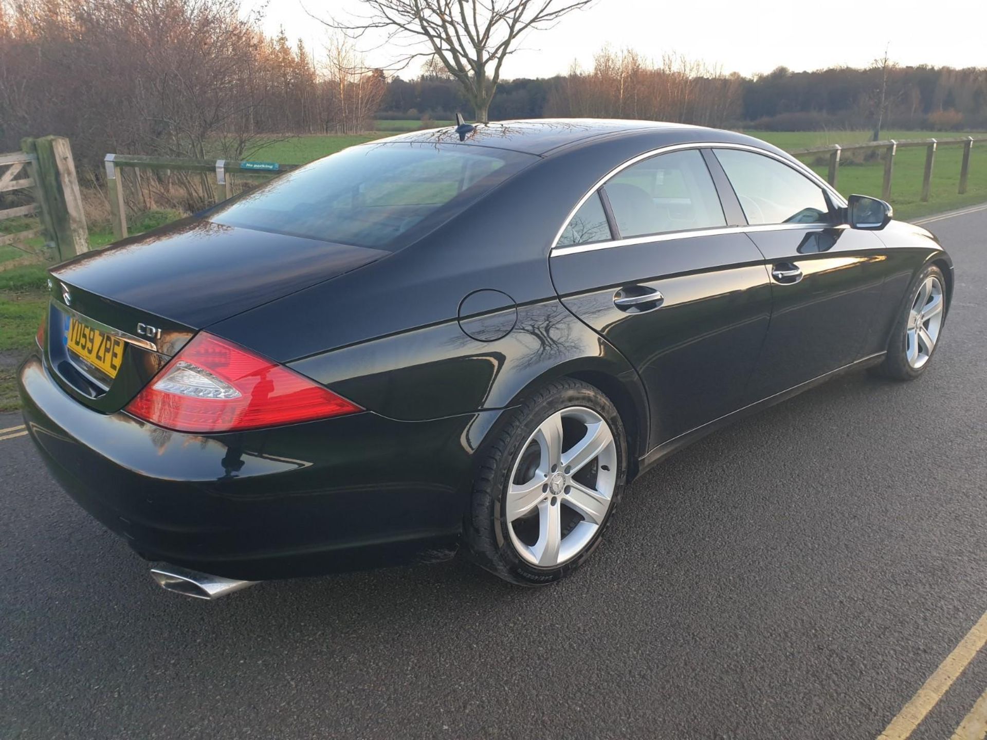 2009/59 REG MERCEDES-BENZ CLS350 CDI AUTO BLACK DIESEL COUPE, SHOWING 2 FORMER KEEPERS *NO VAT* - Image 7 of 12