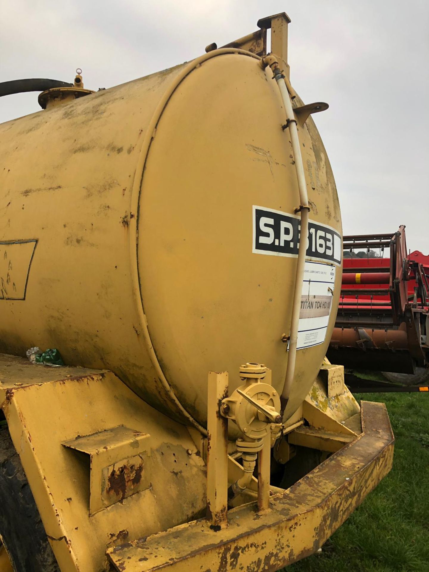 1989 TWIN AXLE TOW ABLE YELLOW OIL TANK, SERIAL NUMBER: VE 355 *PLUS VAT* - Image 5 of 10