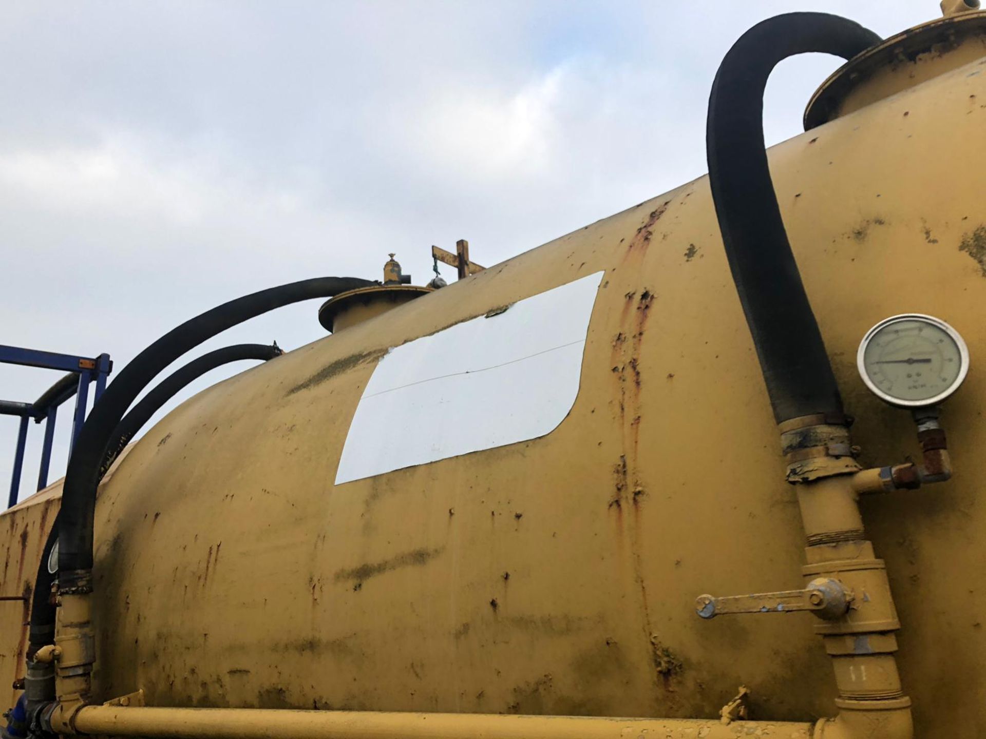 1989 TWIN AXLE TOW ABLE YELLOW OIL TANK, SERIAL NUMBER: VE 355 *PLUS VAT* - Image 6 of 10