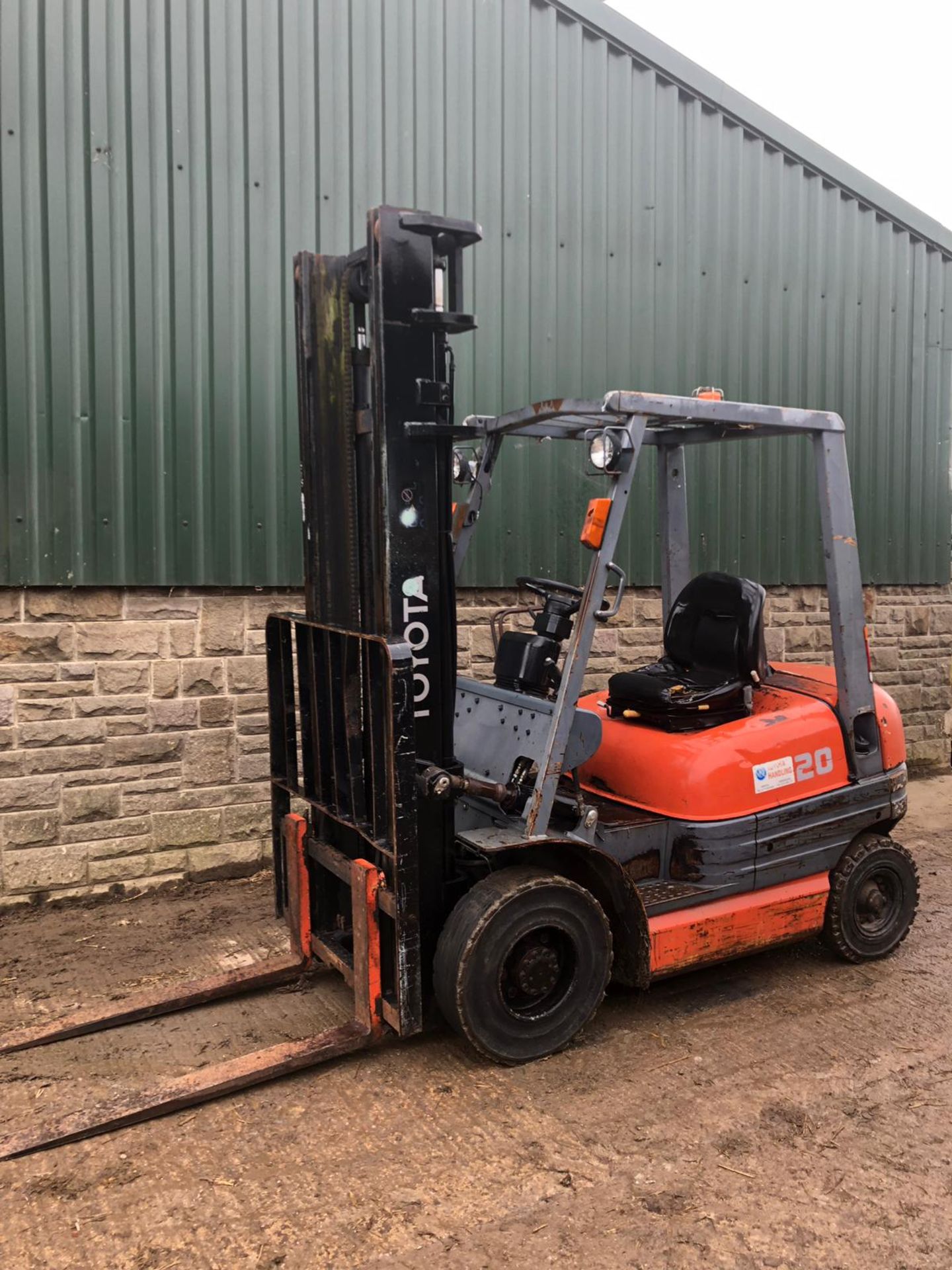 TOYOTA 20 FORKLIFT - *PLUS VAT* - Image 6 of 17