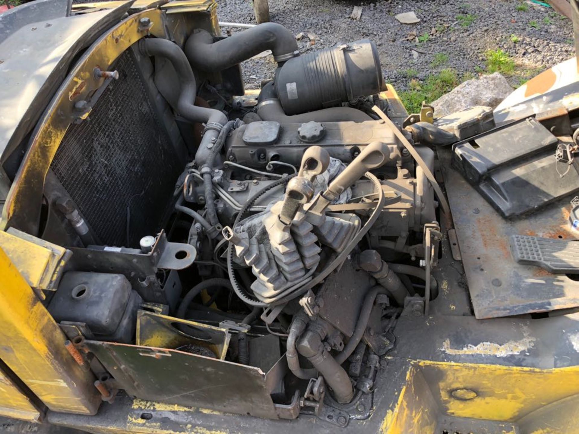 HYSTER 4 TONNE FORKLIFT SELLING AS SPARES / REPAIRS *PLUS VAT* - Image 3 of 7
