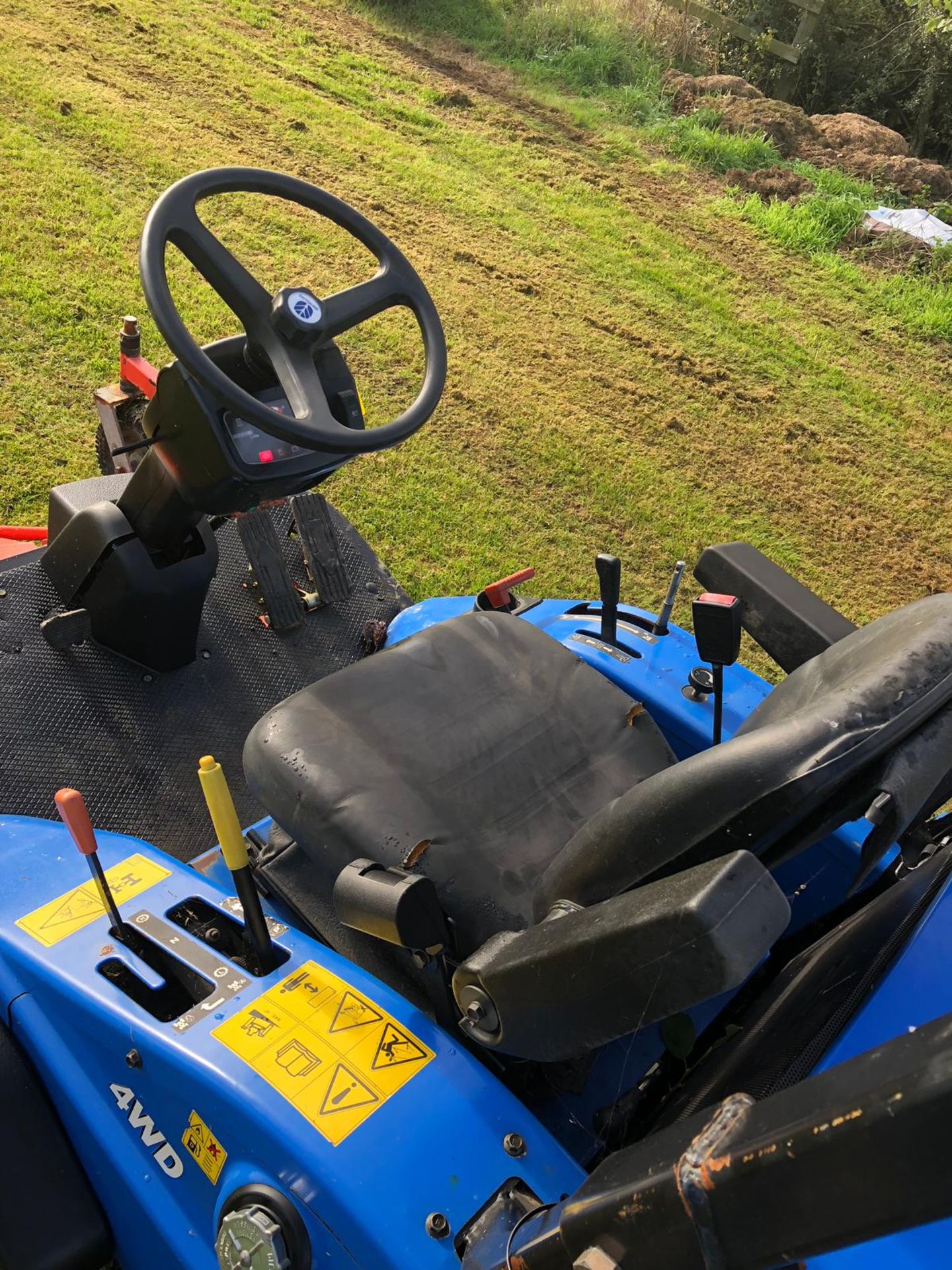2010/60 REG NEW HOLLAND MC35 4WD RIDE ON LAWN MOWER LOW HOURS *PLUS VAT* - Image 10 of 21