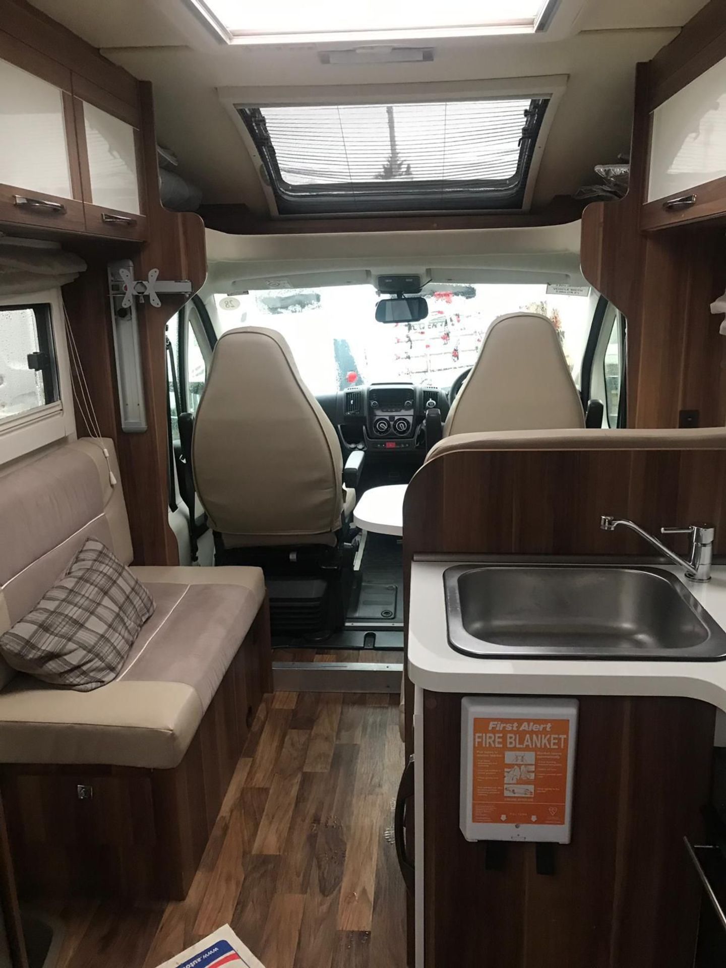 2016 FIAT ROLLERTEAM AUTO-ROLLER 69 2.3 DIESEL 4 BERTH MOTOR CARAVAN, SHOWING 0 FORMER KEEPERS - Image 11 of 15