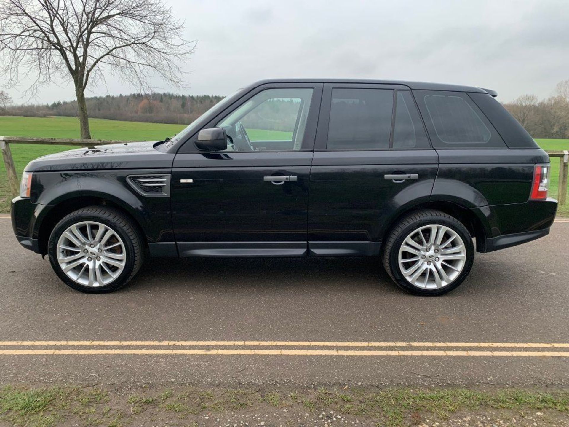 2010/10 REG LAND ROVER RANGE ROVER SPORT HSE TDV6 AUTO 3.0 DIESEL, SHOWING 2 FORMER KEEPERS *NO VAT* - Image 4 of 13