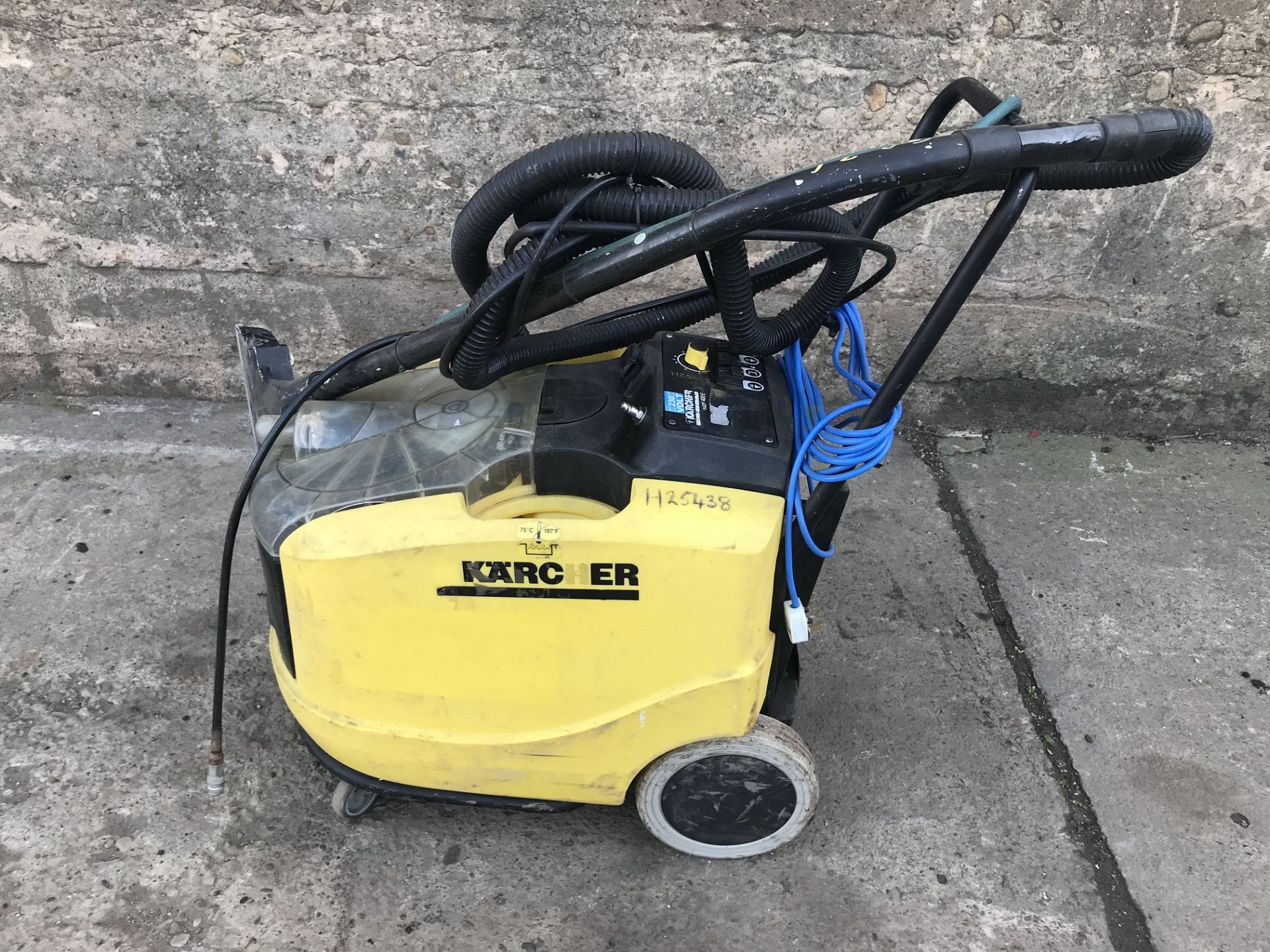 KARCHER PUZZI 400E 240V HOT & COLD CARPET CLEANER C/W HEAVY DUTY CLEANING ATTACHMENTS *PLUS VAT*