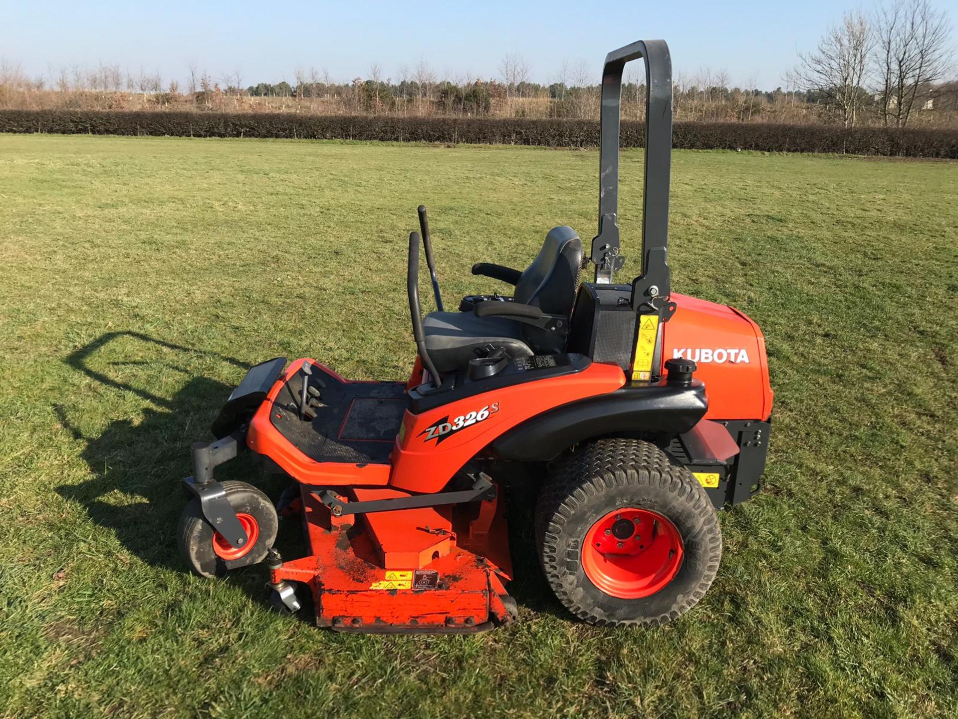 2013 KUBOTA ZD326-S ZERO TURN RIDE ON LAWN MOWER 2WD, C/W NEW KUBOTA MULCHING BLADES *PLUS VAT* - Image 3 of 8