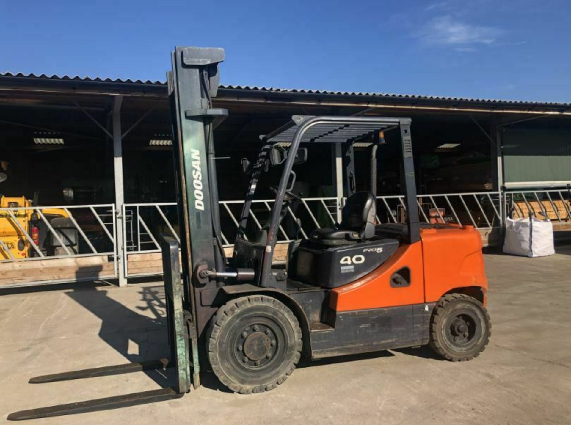 DOOSAN 4 TONNE DIESEL FORKLIFT PRO 5, DUPLEX MAST, SIDE SHIFT. *PLUS VAT*