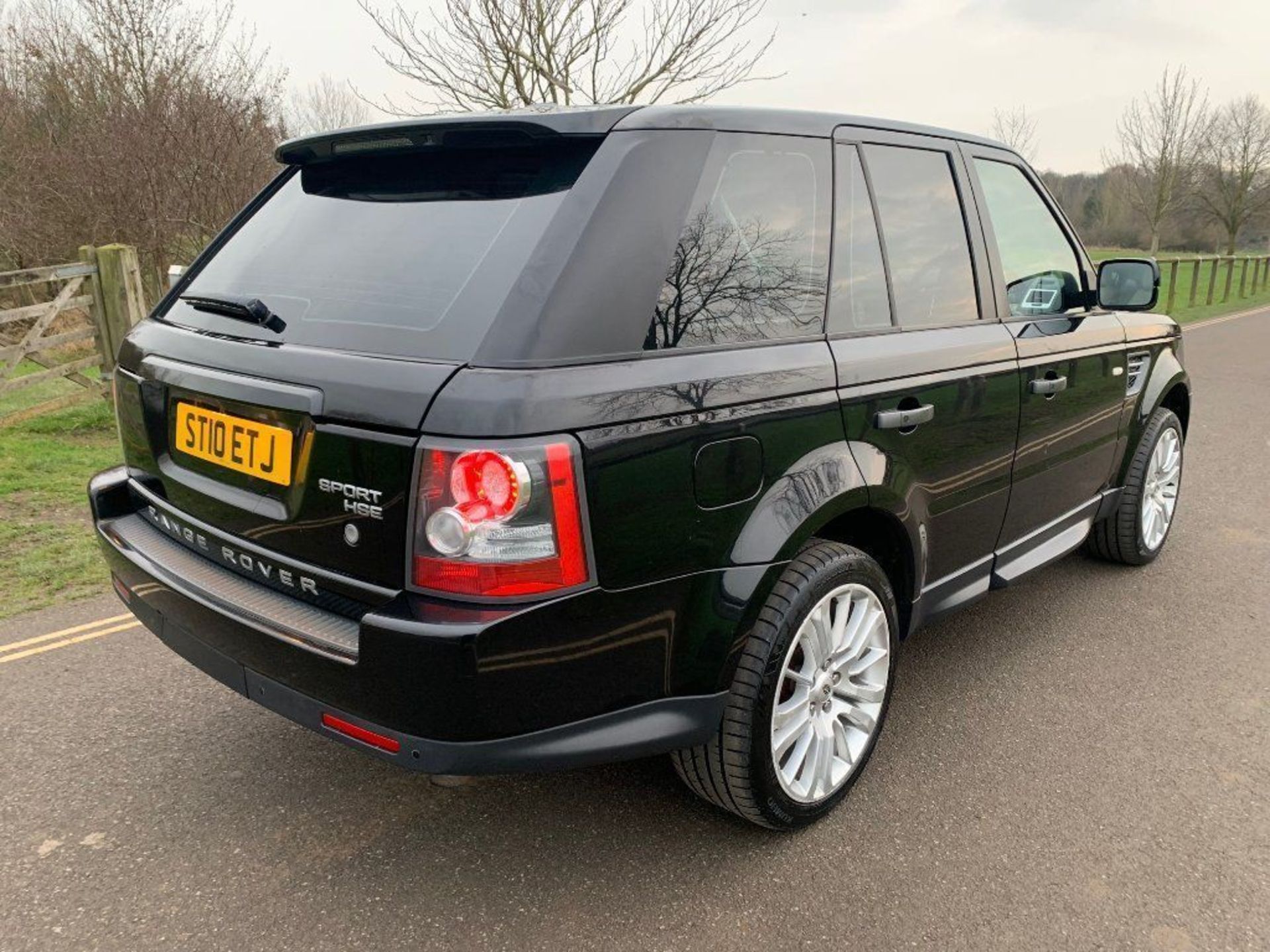 2010/10 REG LAND ROVER RANGE ROVER SPORT HSE TDV6 AUTO 3.0 DIESEL, SHOWING 2 FORMER KEEPERS *NO VAT* - Image 7 of 13