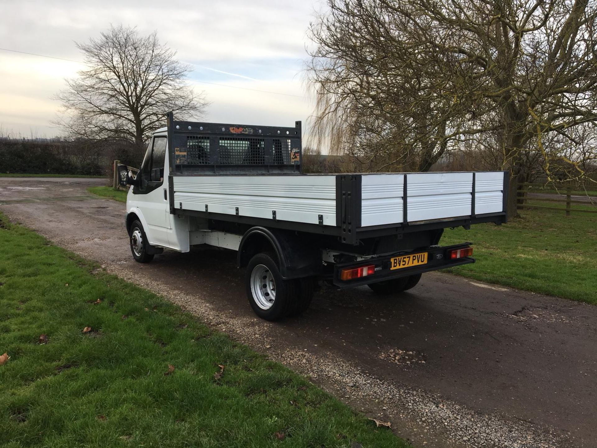 2007/57 REG FORD TRANSIT 100 T350M RWD WHITE DIESEL TIPPER, SHOWING 0 FORMER KEEPERS *NO VAT* - Image 5 of 12