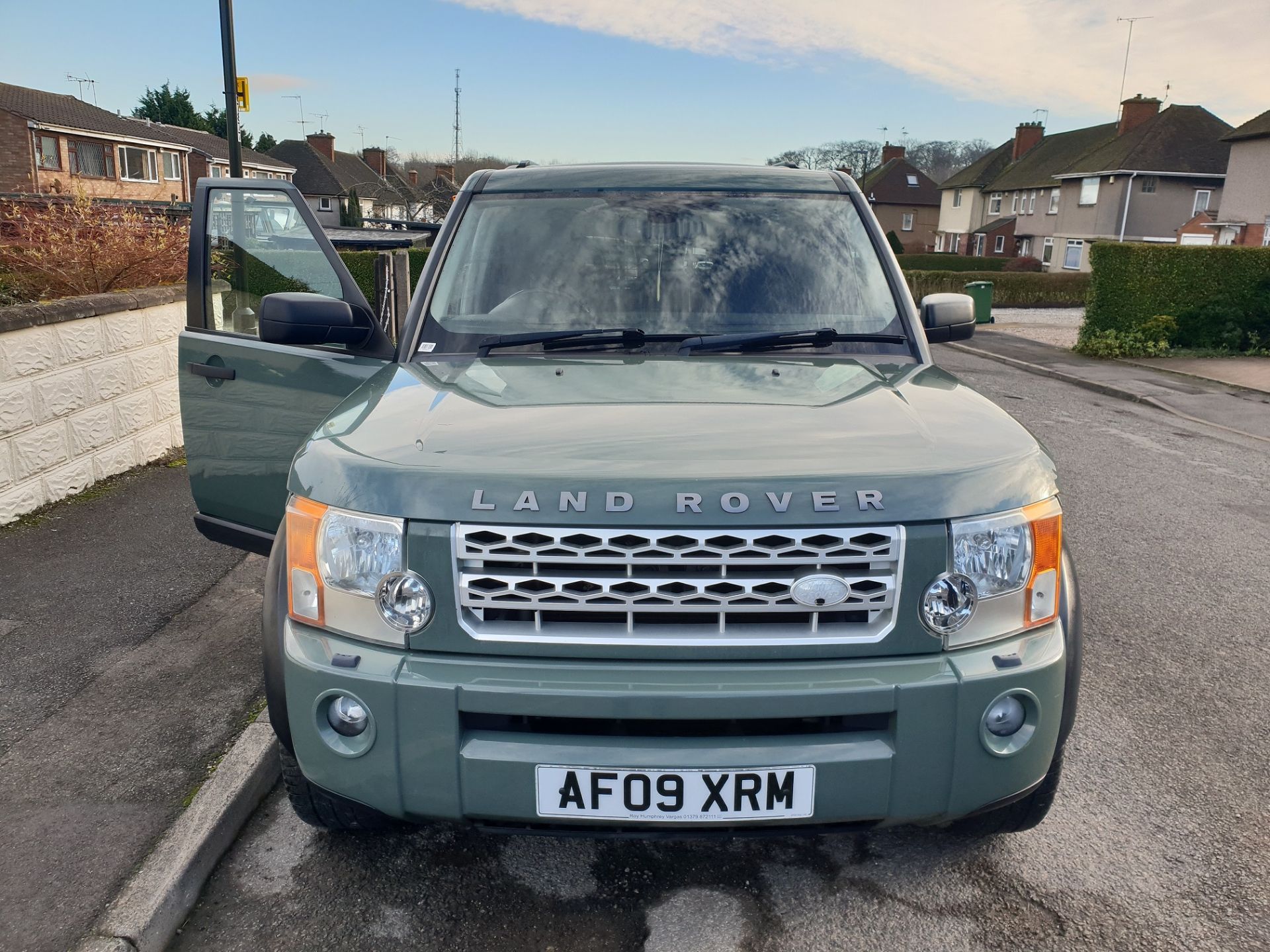 2009/09 REG LAND ROVER DISCOVERY 3 XS MWB DIESEL 4X4, ACTIVE REAR LOCKING DIFF, TOW PACK *PLUS VAT* - Image 2 of 16