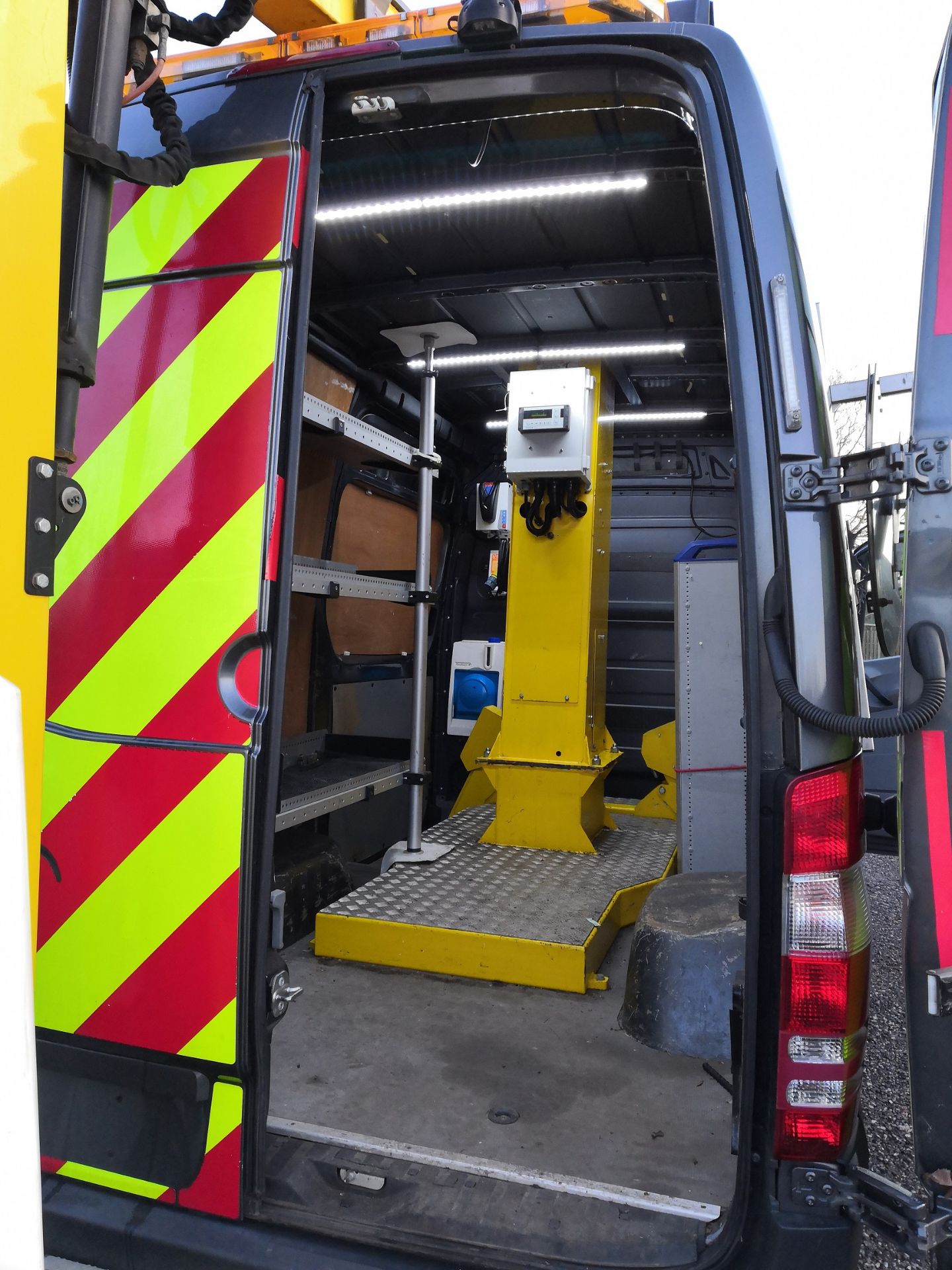 ULTRA RARE - 2013/63 REG MERCEDES-BENZ SPRINTER 516 CDI 4X4 CHERRY PICKER SAT NAV, AIR CON ETC - Image 20 of 53