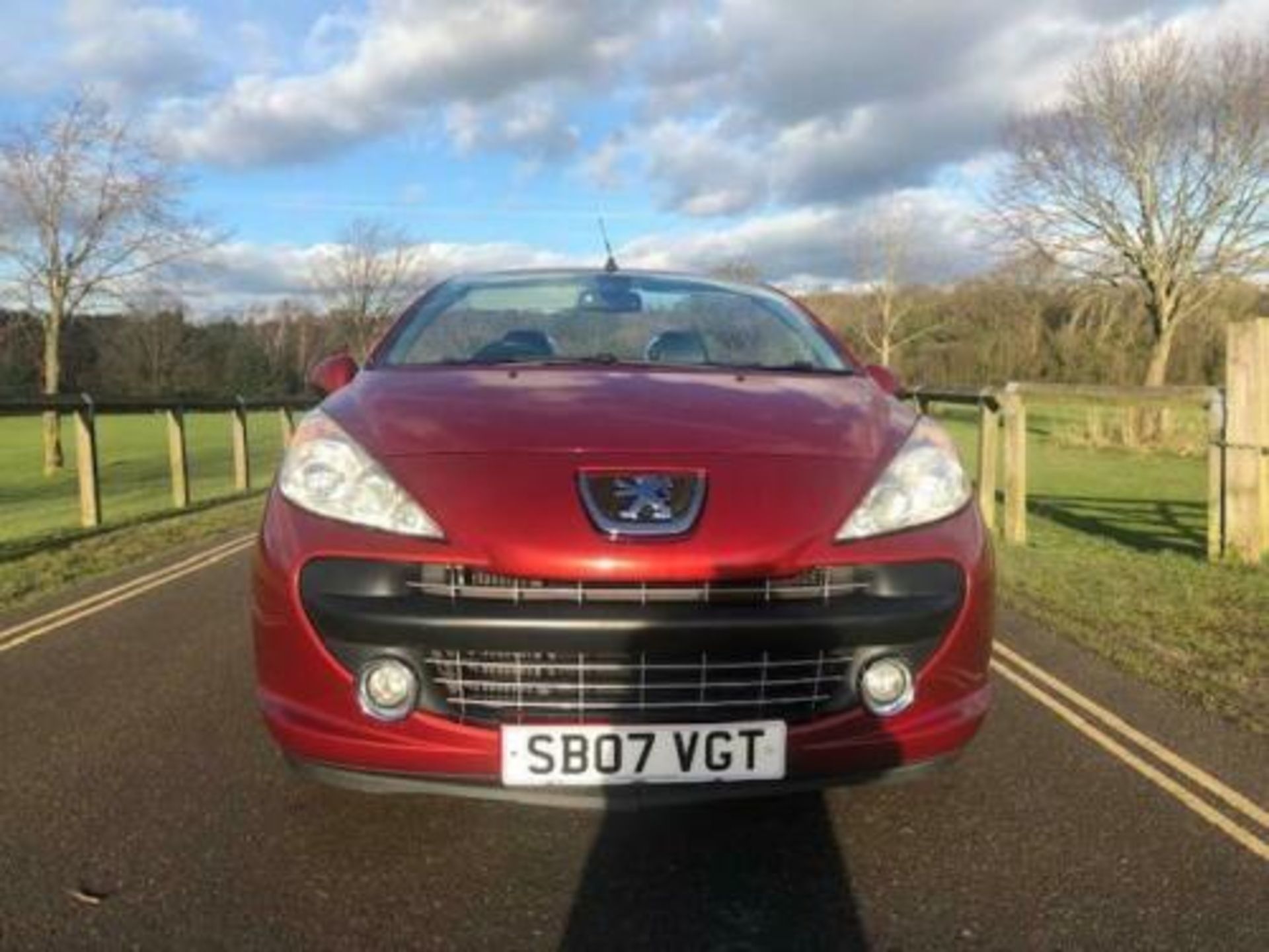 2007/07 REG PEUGEOT 207 GT TURBO CC CONVERTIBLE RED 1.6 PETROL ENGINE *NO VAT* - Image 2 of 12