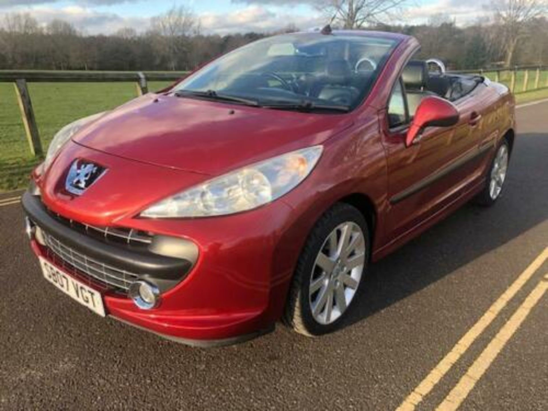 2007/07 REG PEUGEOT 207 GT TURBO CC CONVERTIBLE RED 1.6 PETROL ENGINE *NO VAT* - Image 3 of 12