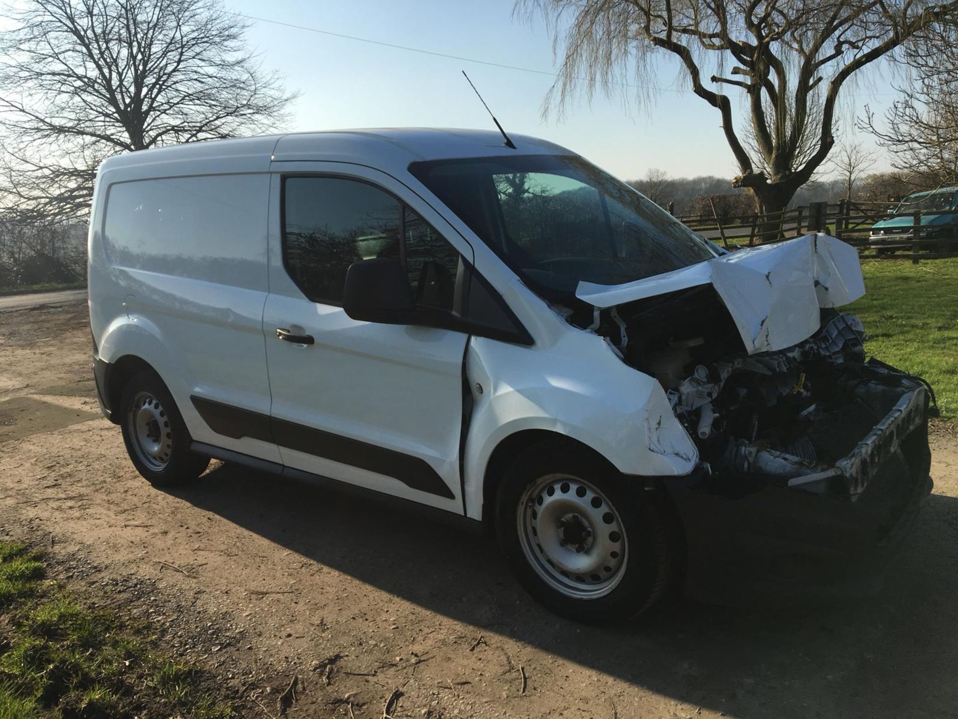 2015/65 REG FORD TRANSIT CONNECT 200 1.6 DIESEL WHITE PANEL VAN, SHOWING 0 FORMER KEEPERS *NO VAT*