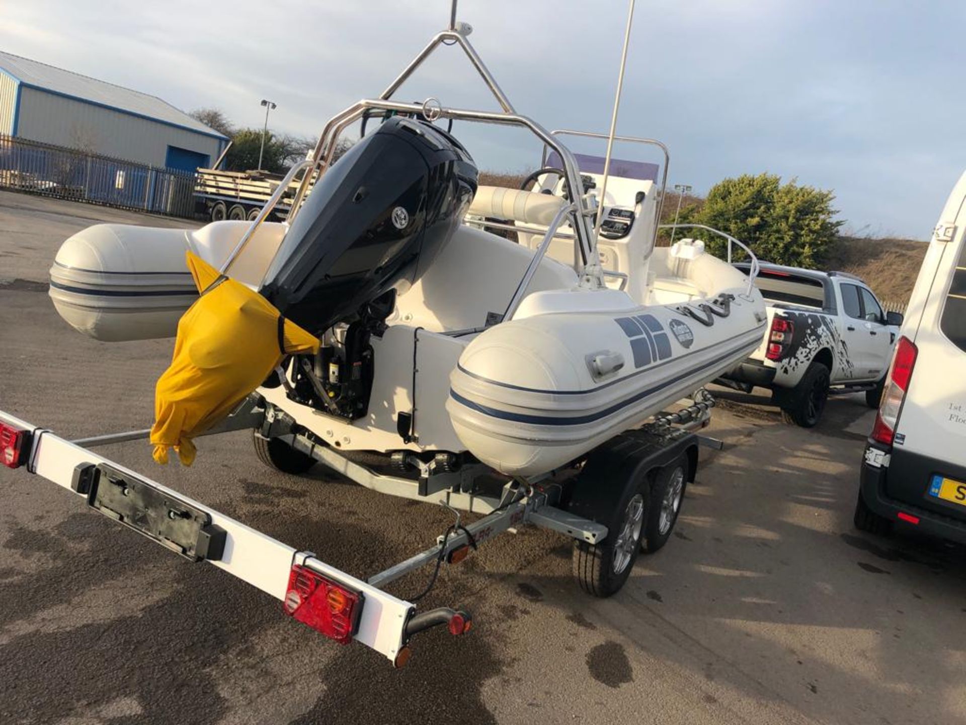 2017 RIB INFLATABLE SKI LEISURE BOAT C/W TWIN AXLE TRAILER & MERCURY 4 STROKE 150 HP ENGINE - Image 8 of 36