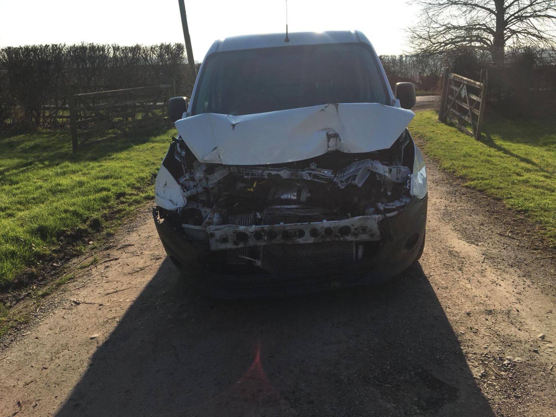 2015/65 REG FORD TRANSIT CONNECT 200 1.6 DIESEL WHITE PANEL VAN, SHOWING 0 FORMER KEEPERS *NO VAT* - Image 2 of 8