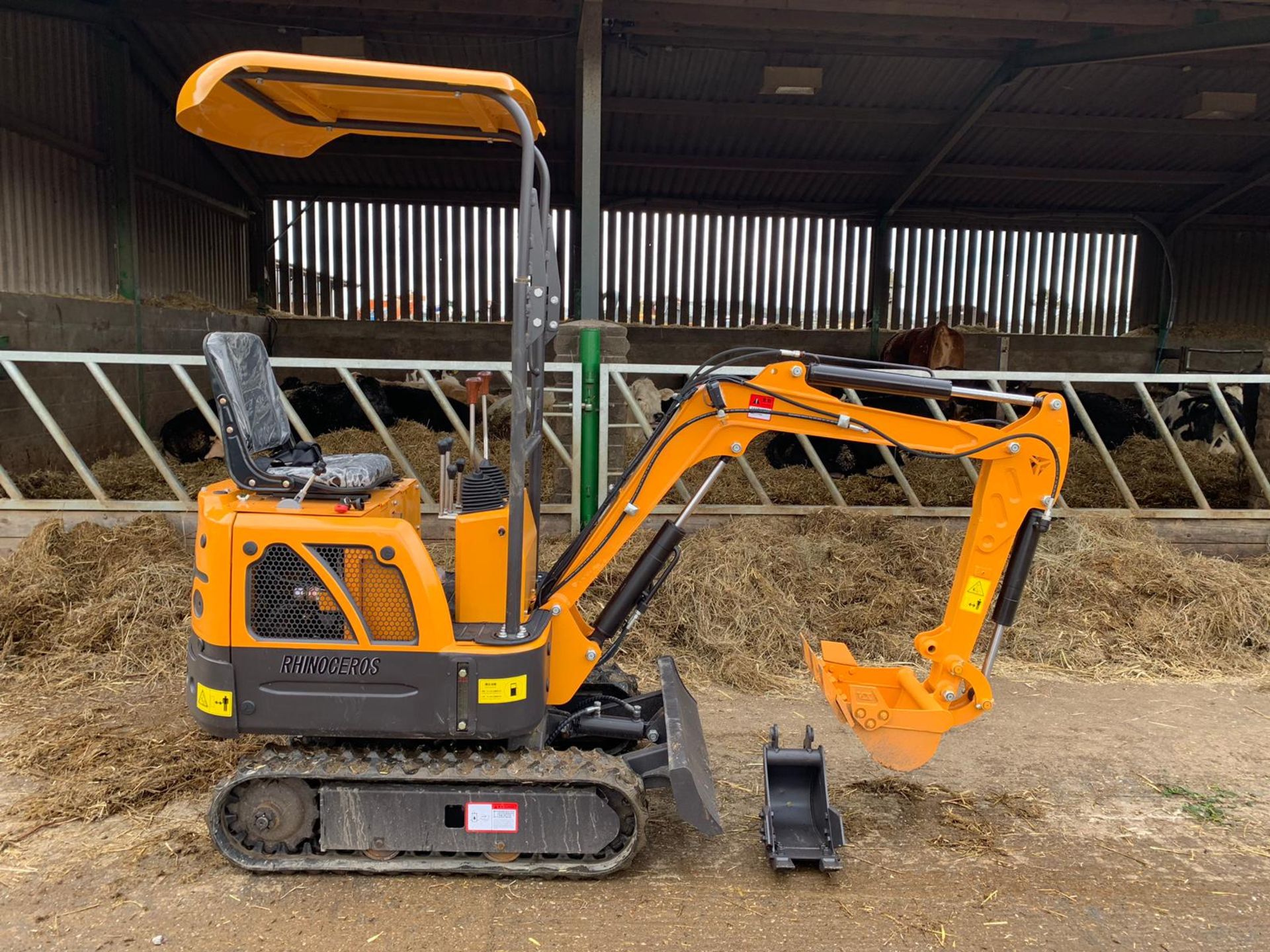 0 HOURS! MINI EXCAVATOR MICRO RHINOCEROS XN08, BRAND NEW, 2 BUCKETS, CE MARKED *PLUS VAT* - Image 4 of 13