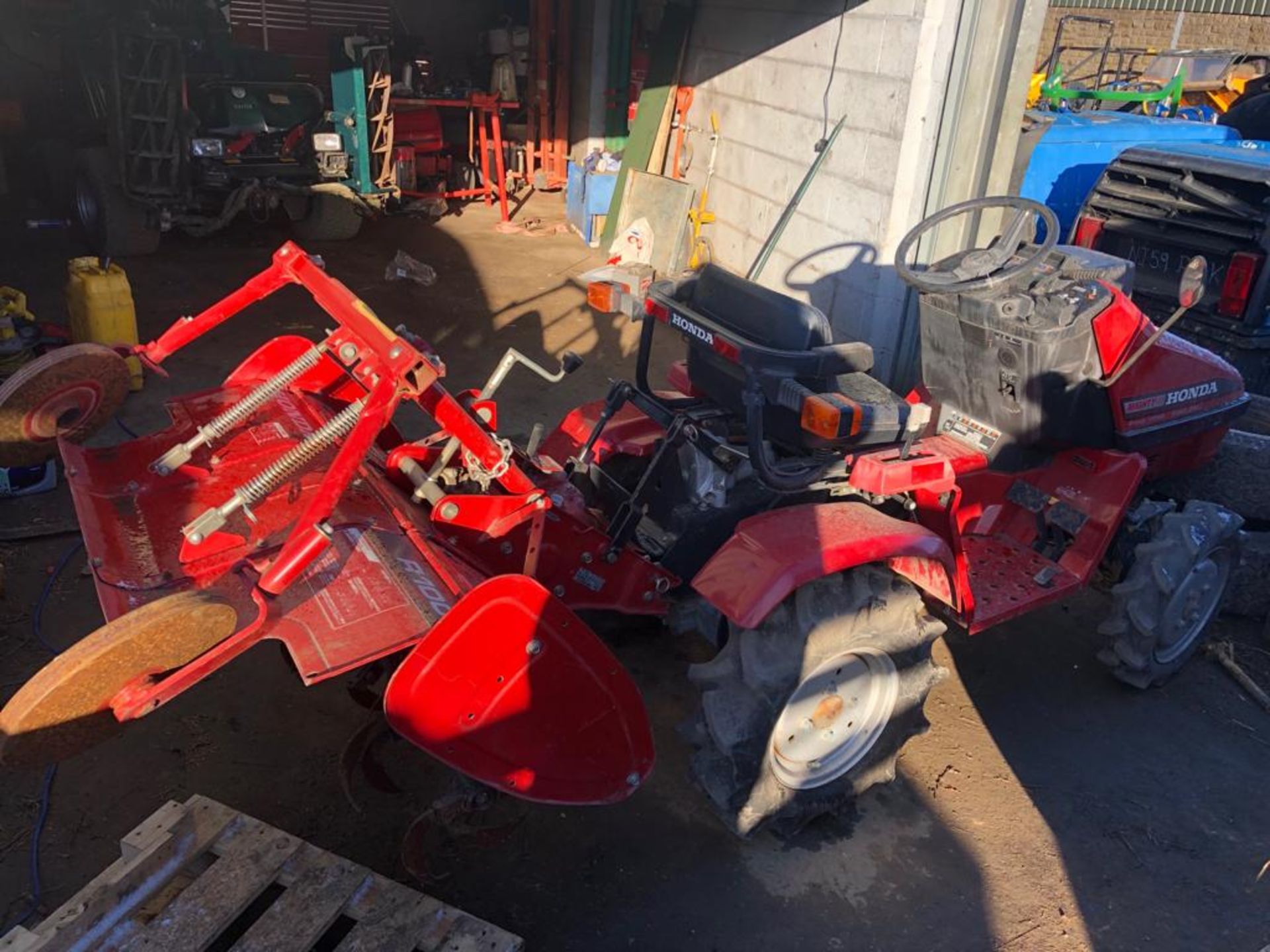 HONDA MIGHTY-11 4WD 4 WHEEL STEERING RIDE ON MOWER WITH ROTAVATOR HONDA R1000 1M WIDTH *PLUS VAT* - Image 2 of 5