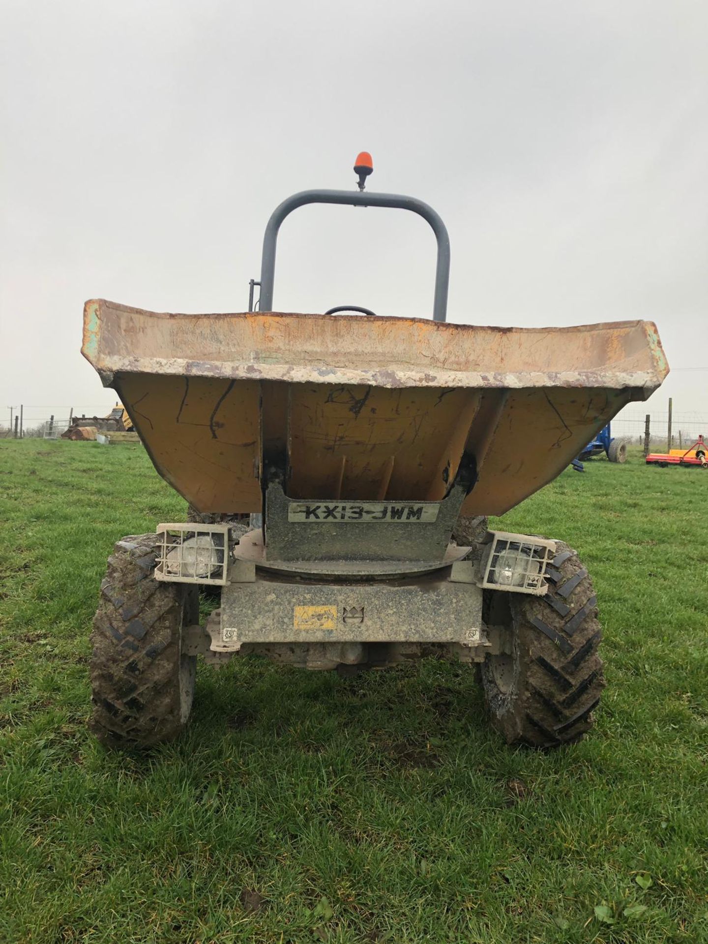 2013/13 REG TEREX TA3SH 3 TONNE SWIVEL DUMPER, HYDRO-STATIC DRIVE, RUNS DRIVES AND TIPS *PLUS VAT* - Image 2 of 6