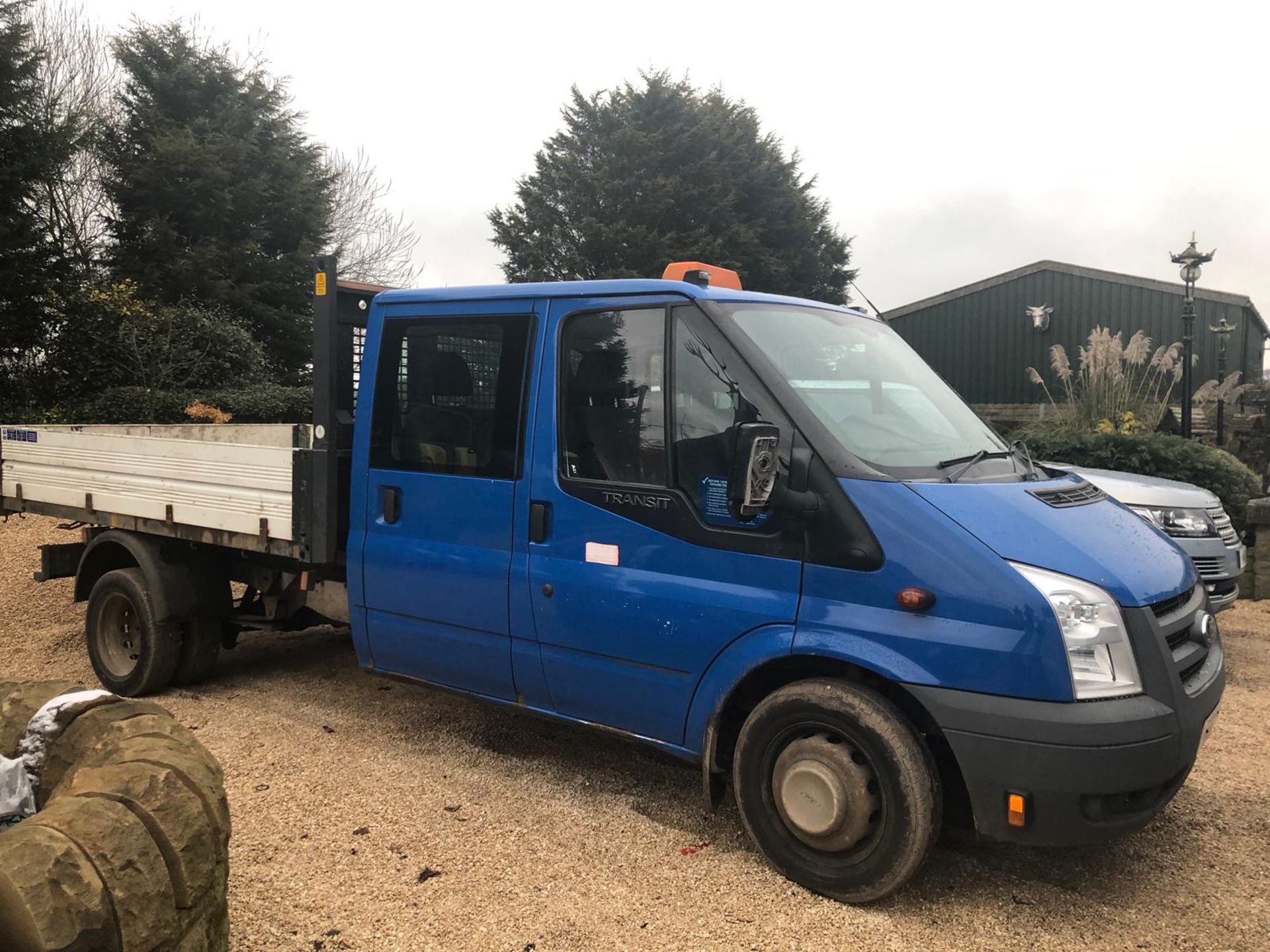 2011/11 REG FORD TRANSIT 115 T350L DOUBLE CAB RWD BLUE DIESEL TIPPER, SHOWING 0 FORMER KEEPERS