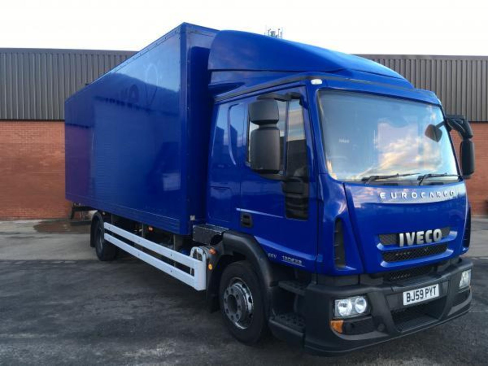 2009/59 REG IVECO EUROCARGO 120E22 12 TON BOX EURO 5 26FT BODY, GOOD CONDITION *PLUS VAT*