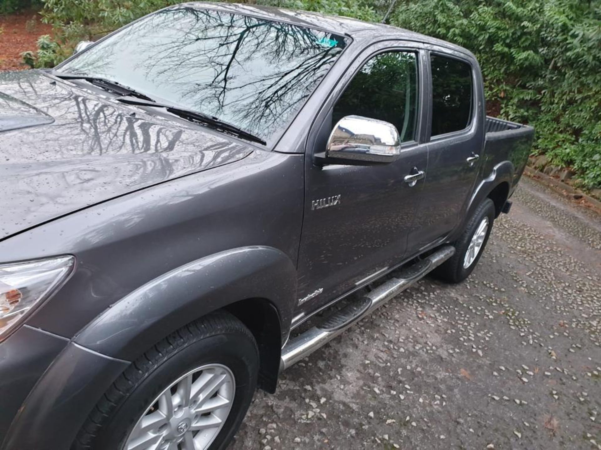 2015/64 REG TOYOTA HILUX INVINCIBLE D-4D 4X4 GREY DIESEL LIGHT UTILITY, SHOWING 1 FORMER KEEPER - Image 4 of 11