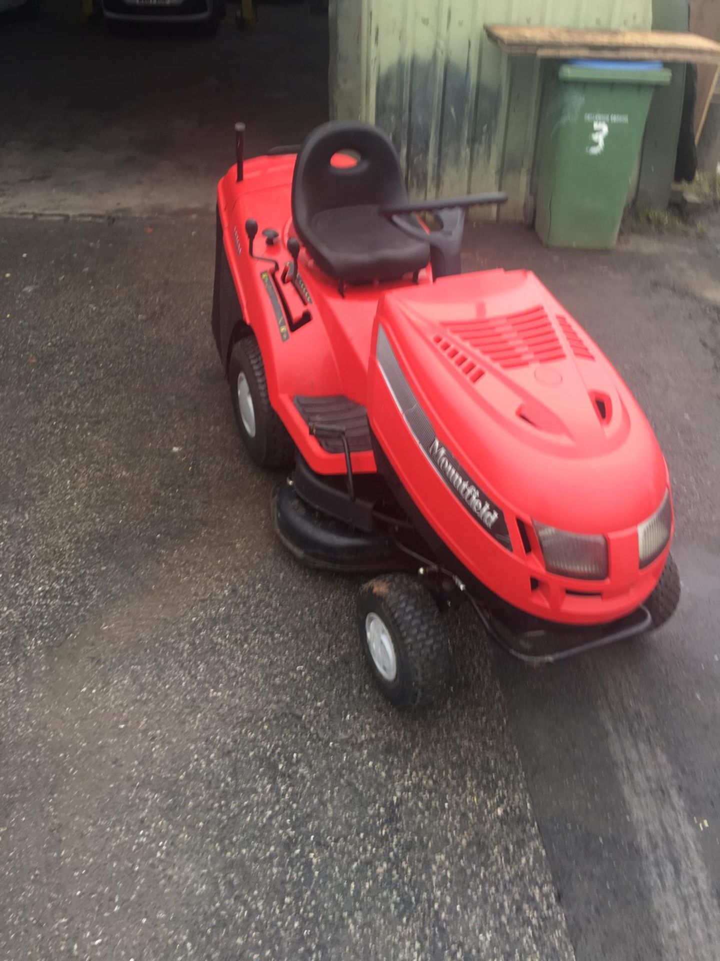 2003 MOUNTFIELD 1436M 13.5 HP RIDE ON PETROL LAWN MOWER, APPROX 36" CUTTING WIDTH *NO VAT*