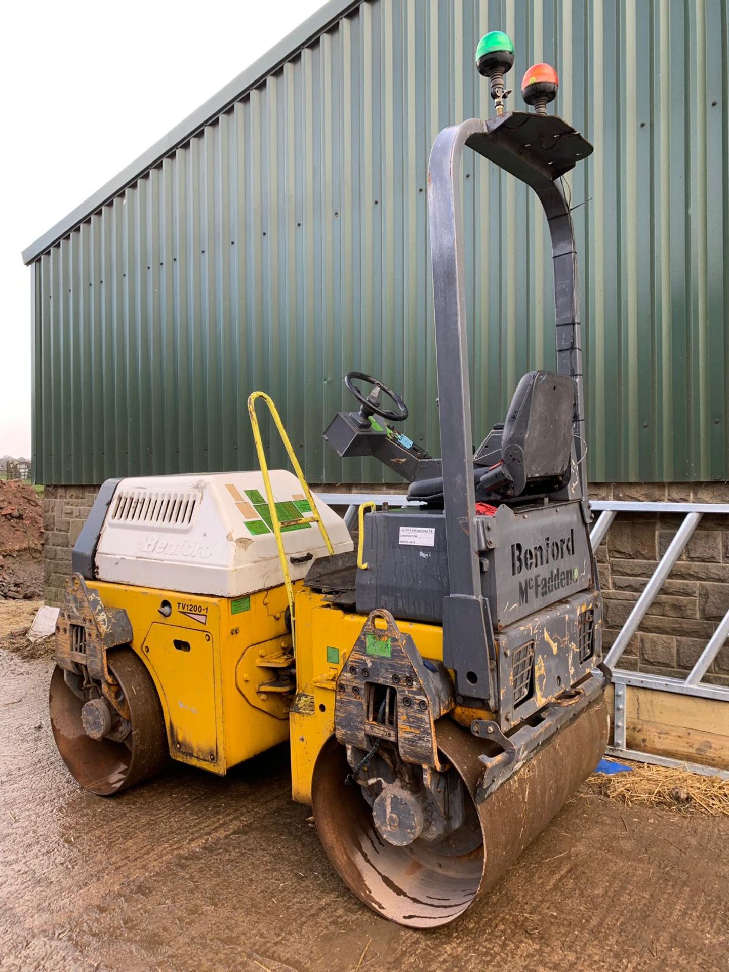 BENFORD TV1200 DOUBLE DRUM RIDE ON VIBRATING ROLLER *PLUS VAT* - Image 5 of 9