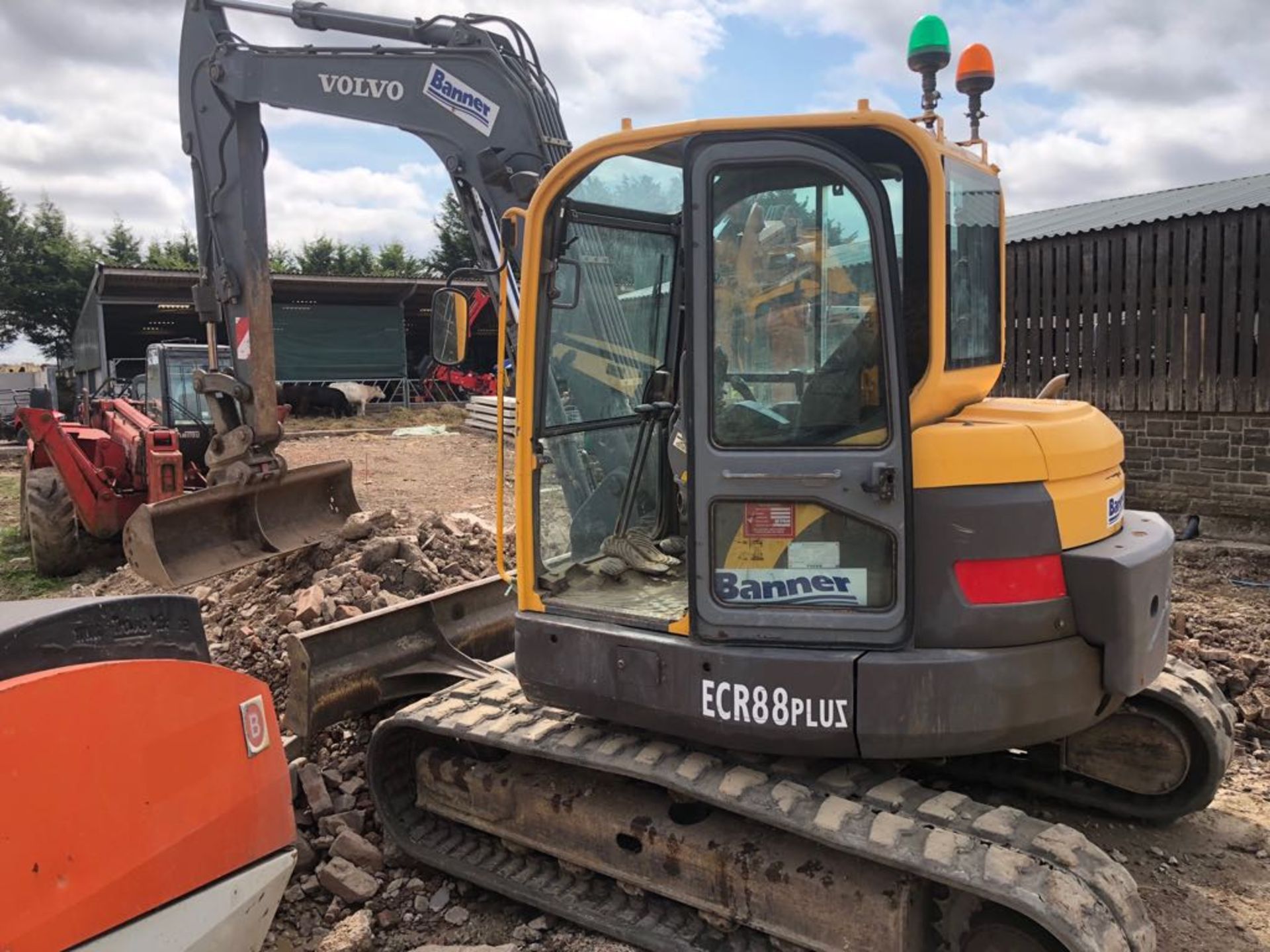 2008 VOLVO ECR88 PLUS 8 TONNE TRACKED COMPACT EXCAVATOR / DIGGER *PLUS VAT* - Image 4 of 7