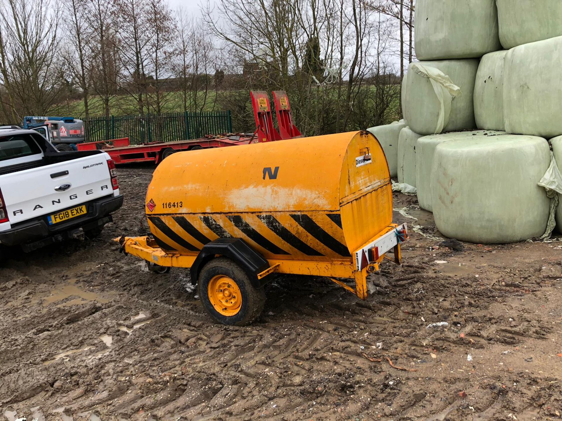 1000 LITRE FAST TOW SINGLE AXLE DIESEL TANK WITH K1 HAND PUMP *NO VAT* - Image 2 of 4