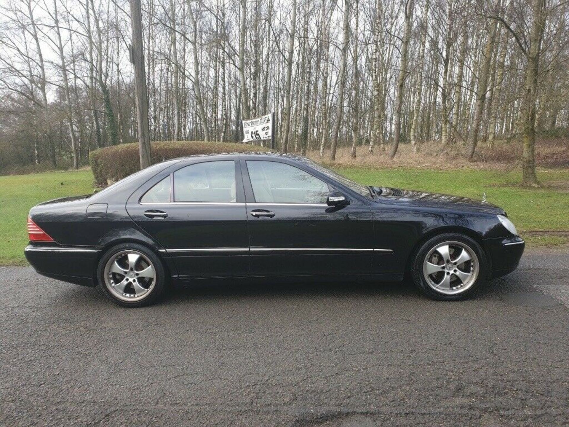 2005/05 REG MERCEDES S500 AUTO 5.0 PETROL BLACK 4 DOOR SALOON, SHOWING 3 FORMER KEEPERS *NO VAT* - Image 6 of 9