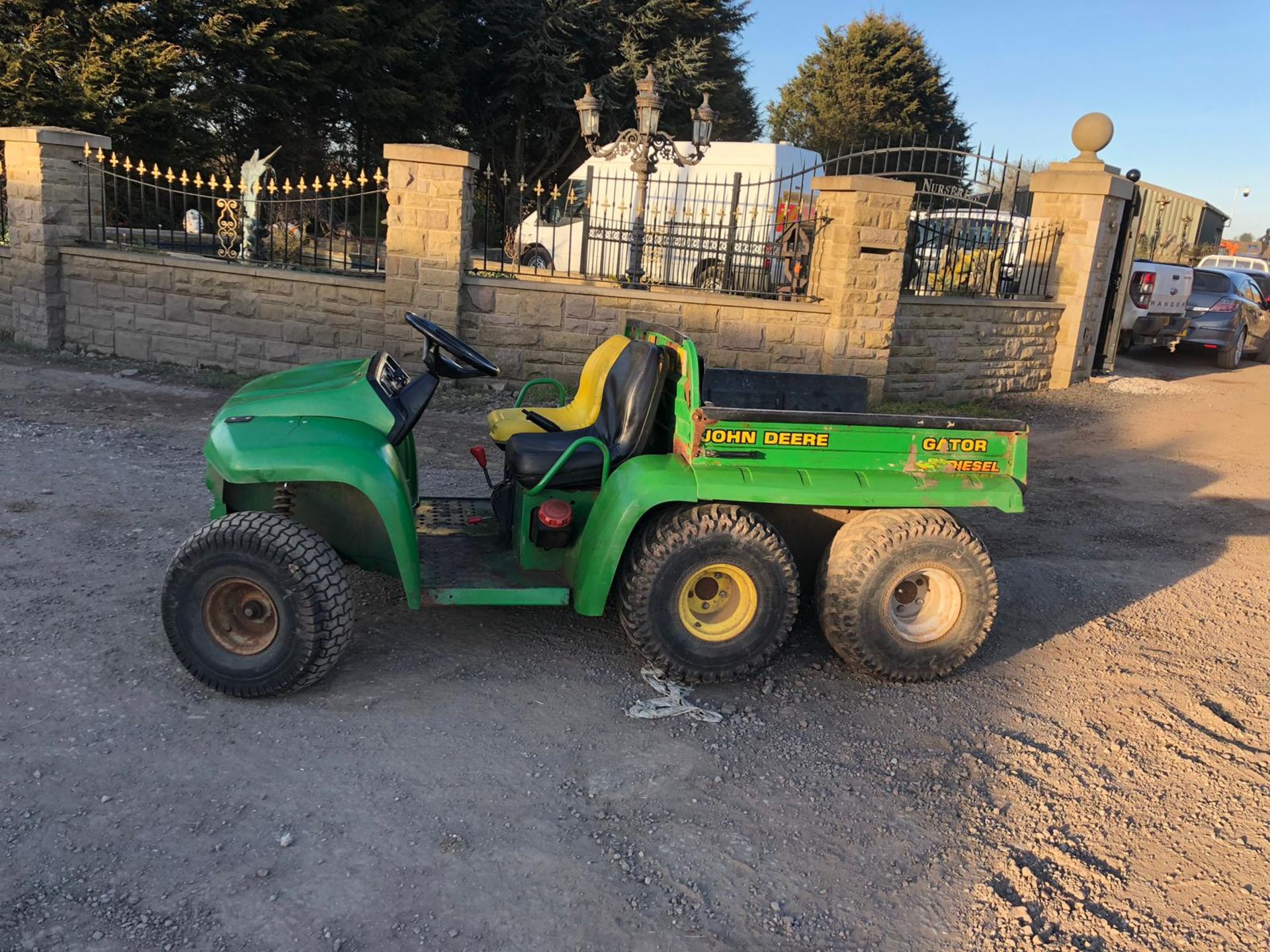 JOHN DEERE GATOR 6X6 3 CYLINDER YANMAR DIESEL ENGINE HYDRAULIC TIP, RUNS WORKS AND DRIVES *NO VAT* - Image 4 of 5