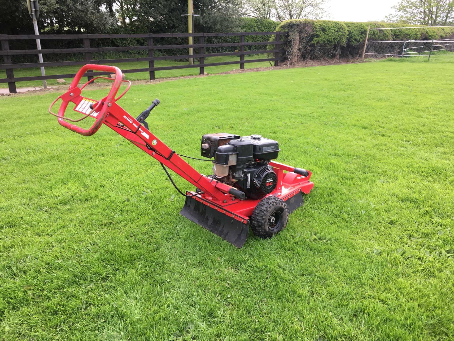 STUMP GRINDER PRAXIS, HONDA GX270 ENGINE 9HP, THIS MACHINE HAS JUST BEEN SERVICED *PLUS VAT* - Image 2 of 3