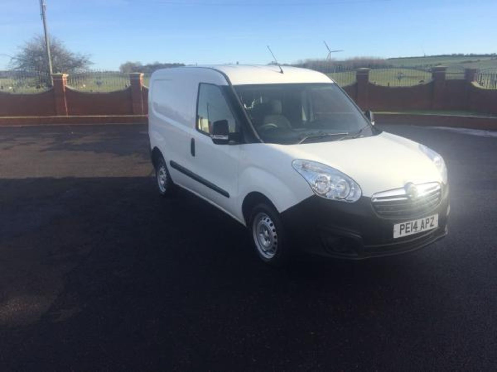 2014/14 REG VAUXHALL COMBO 2000 L1H1 CDTI WHITE DIESEL PANEL VAN, SHOWING 1 FORMER KEEPER *PLUS VAT*