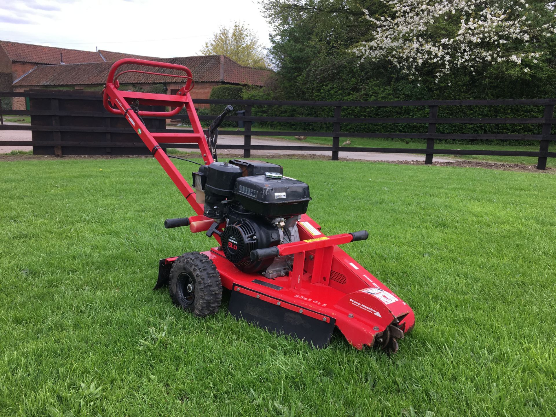 STUMP GRINDER PRAXIS, HONDA GX270 ENGINE 9HP, THIS MACHINE HAS JUST BEEN SERVICED *PLUS VAT*