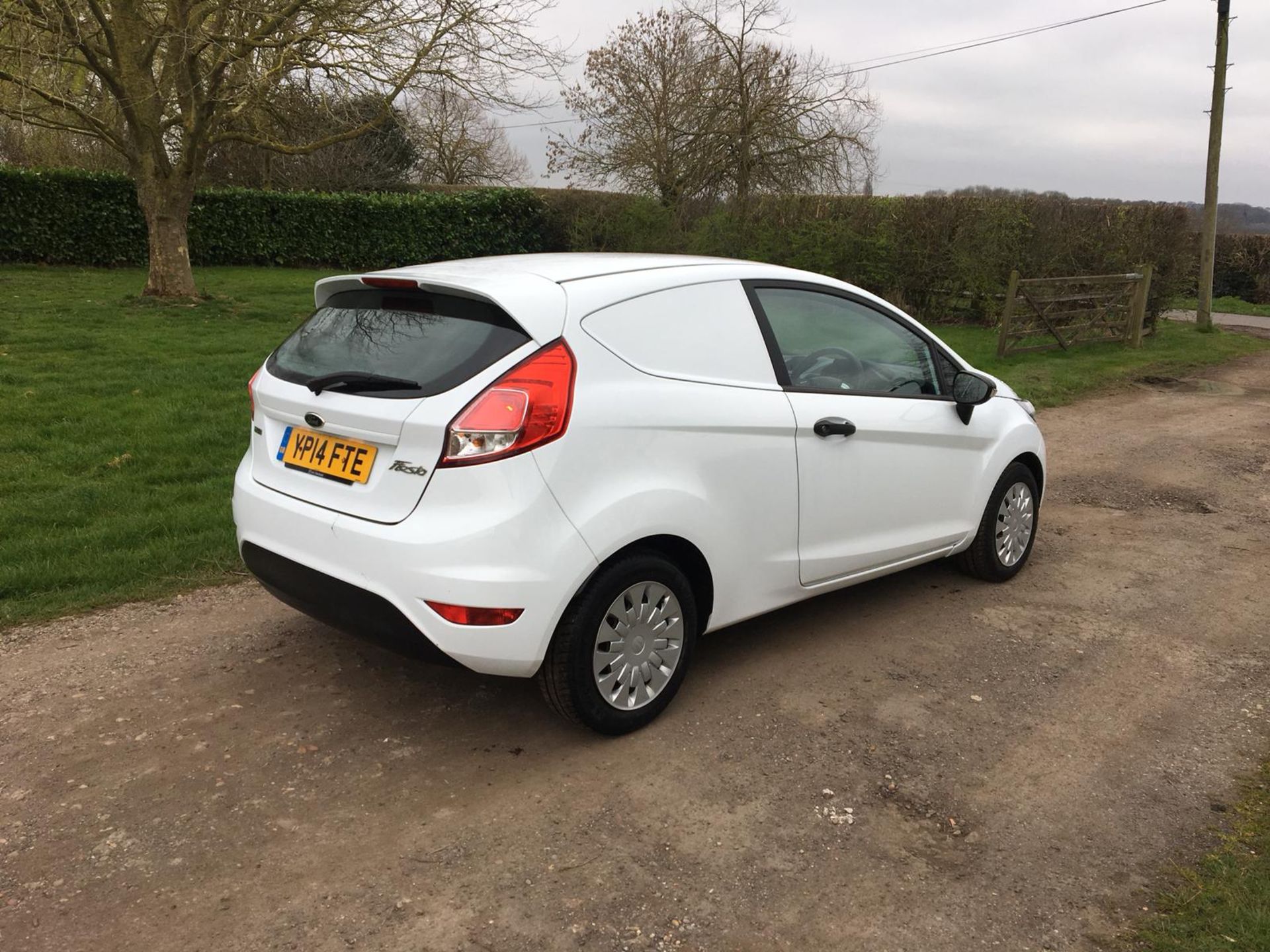 2014/14 REG FORD FIESTA ECONETIC TECH TDCI 1.6 DIESEL, SHOWING 0 FORMER KEEPERS *NO VAT* - Image 6 of 10