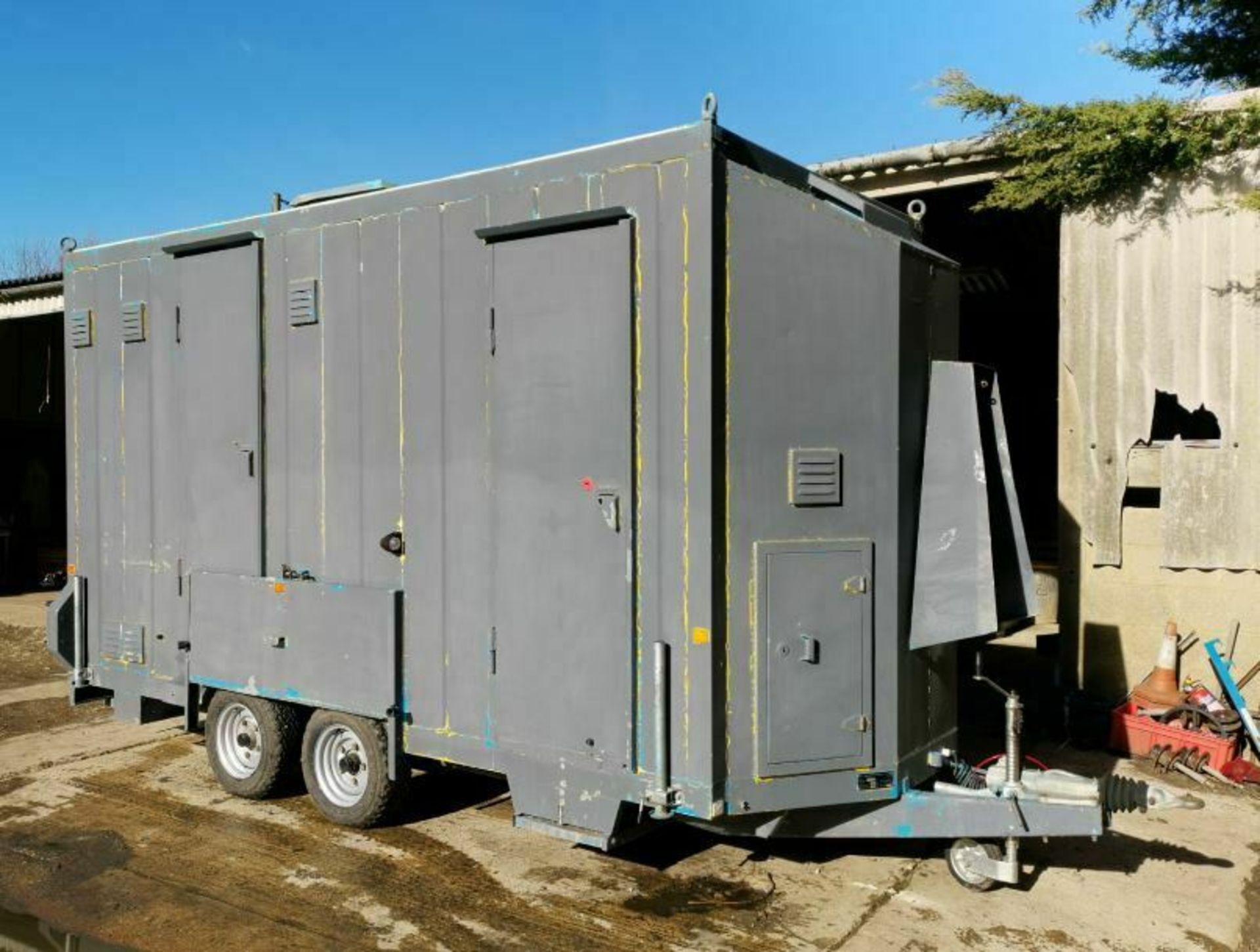 SECURI-CABIN HEAVY DUTY MESS HUT C/W KITCHEN, TOILET, MESS ROOM *PLUS VAT* - Image 9 of 12