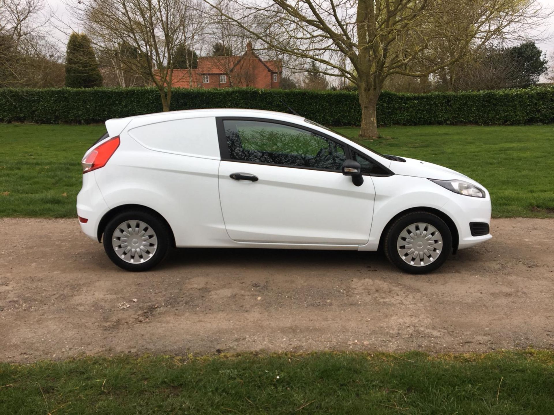 2014/14 REG FORD FIESTA ECONETIC TECH TDCI 1.6 DIESEL, SHOWING 0 FORMER KEEPERS *NO VAT* - Image 7 of 10