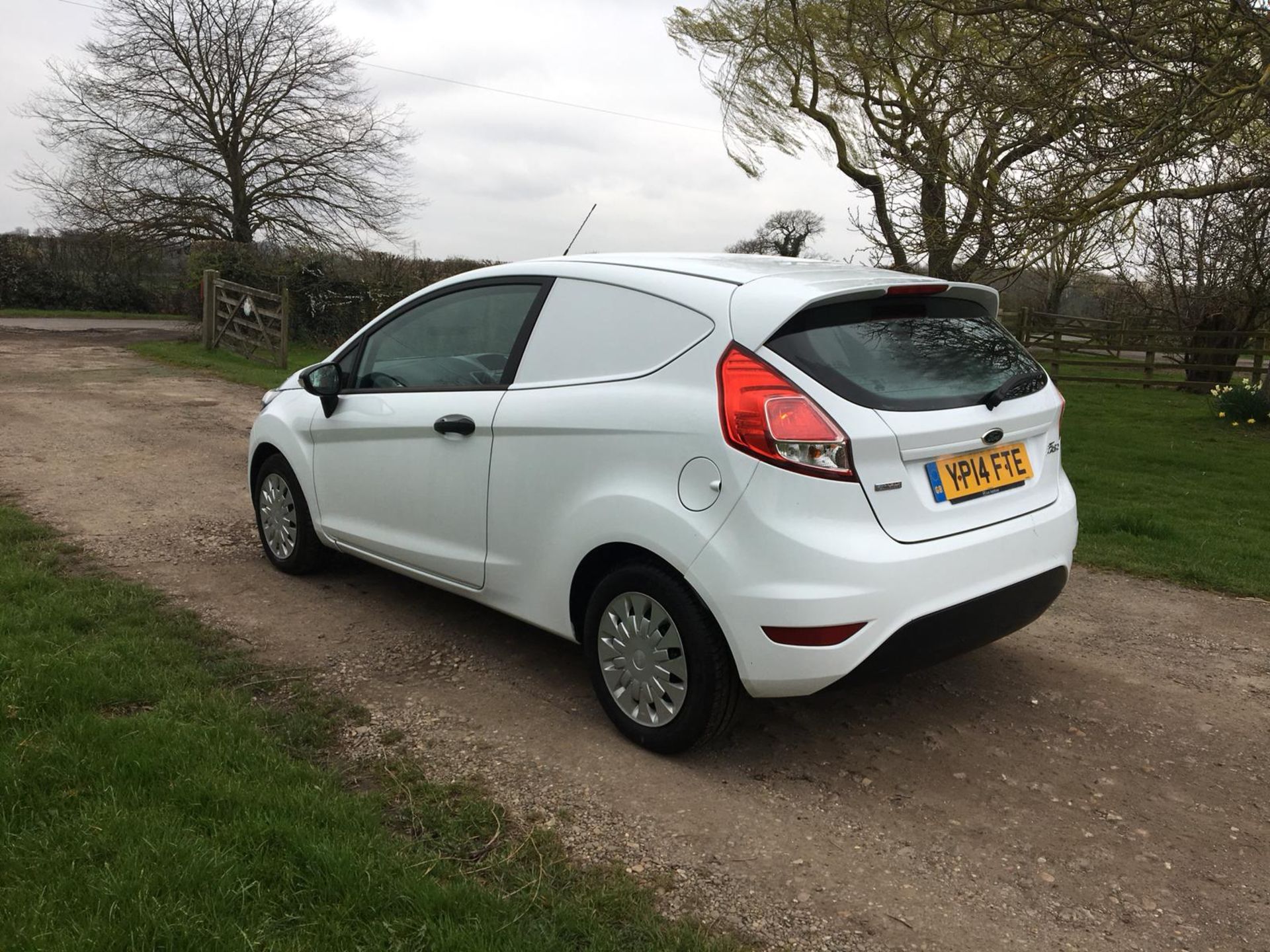 2014/14 REG FORD FIESTA ECONETIC TECH TDCI 1.6 DIESEL, SHOWING 0 FORMER KEEPERS *NO VAT* - Image 4 of 10