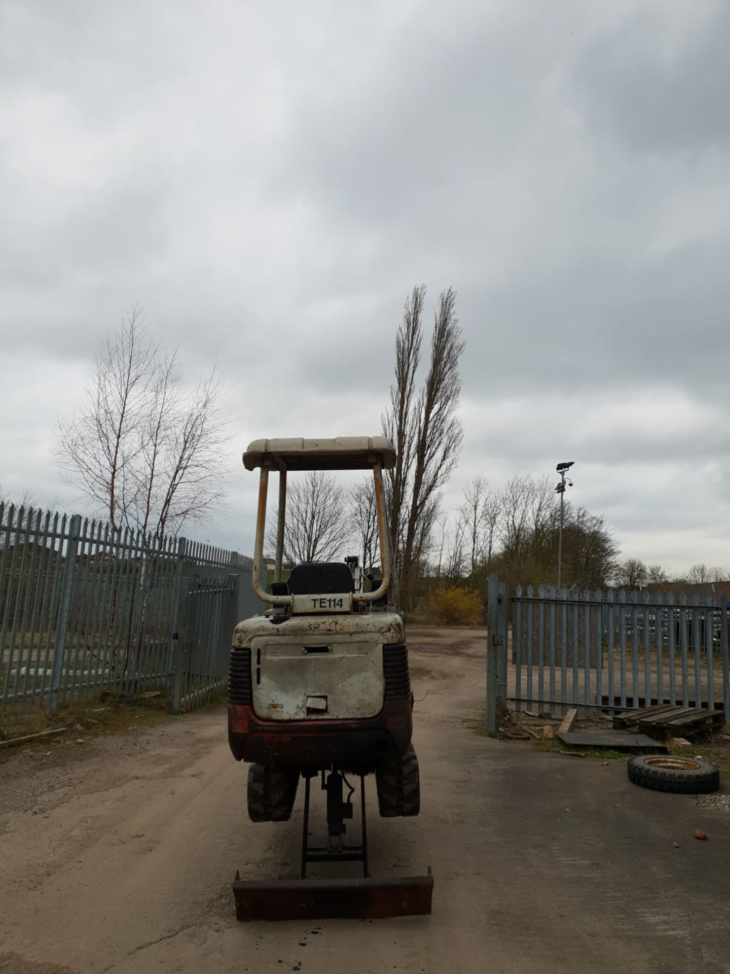 2008 TAKEUCHI TB014 TRACKED MINI DIGGER 1.4 TON, SHOWING 4700 HOURS, FULL WORKING ORDER *NO VAT* - Image 4 of 11