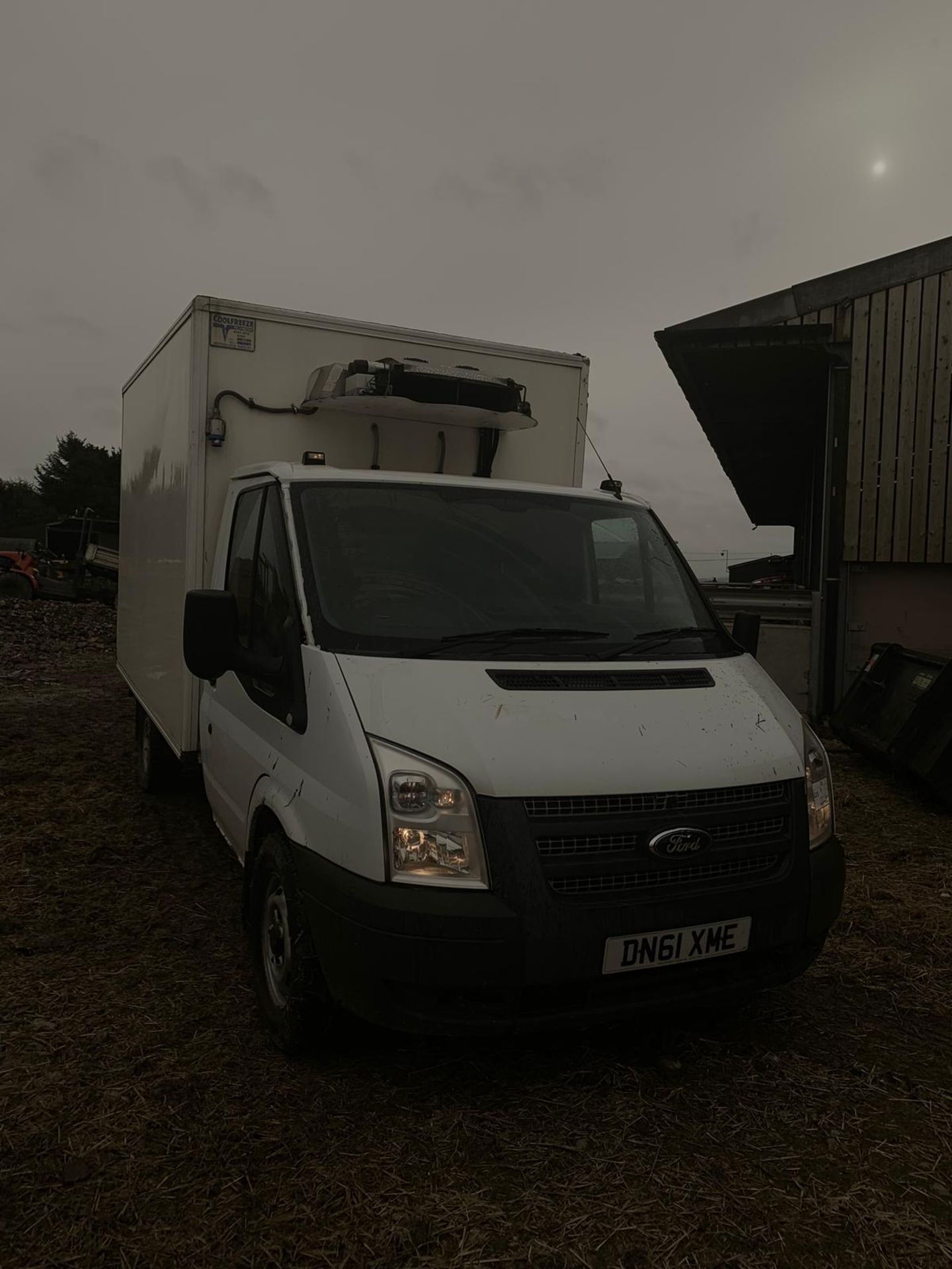 2012/61 REG FORD TRANSIT 125 T350 FWD WHITE DIESEL BOX VAN, SHOWING 0 FORMER KEEPERS *PLUS VAT* - Image 3 of 15