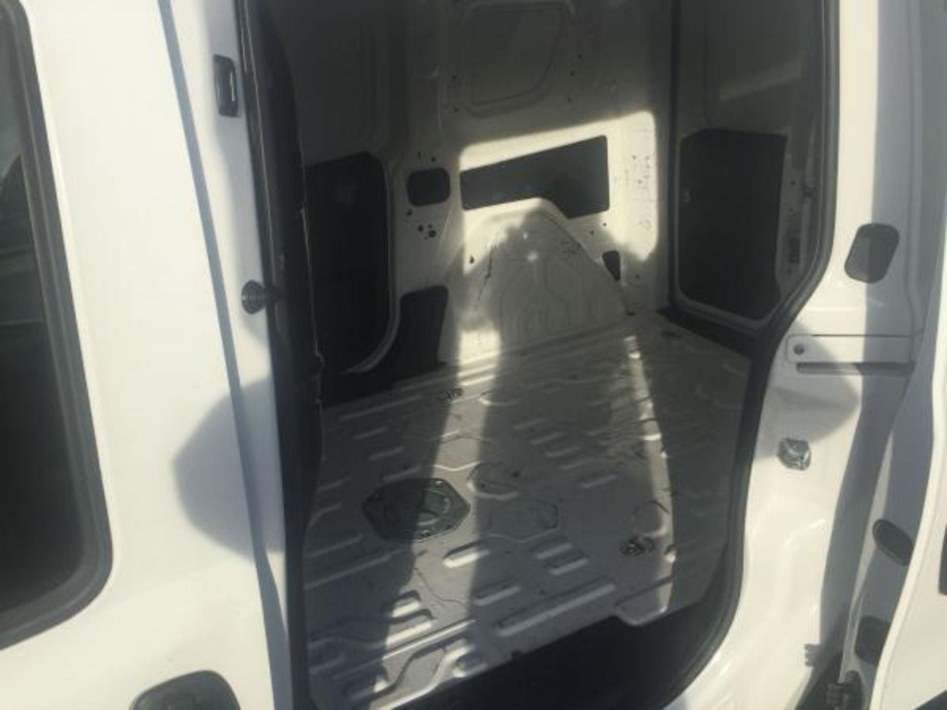 2014/14 REG VAUXHALL COMBO 2000 L1H1 CDTI WHITE DIESEL PANEL VAN, SHOWING 1 FORMER KEEPER *PLUS VAT* - Image 8 of 8