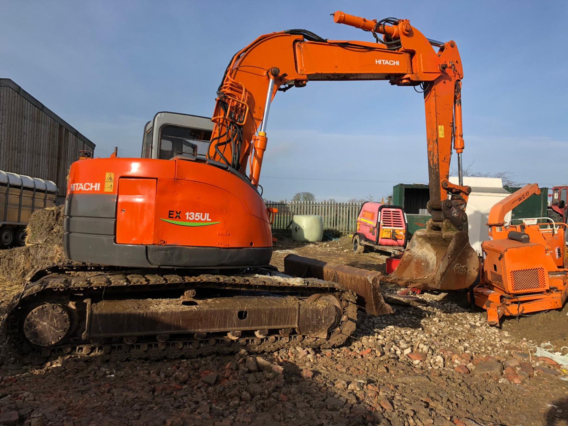 HITACHI EX135UL TRACKED EXCAVATOR, RUNS AND WORKS *PLUS VAT* - Image 2 of 6