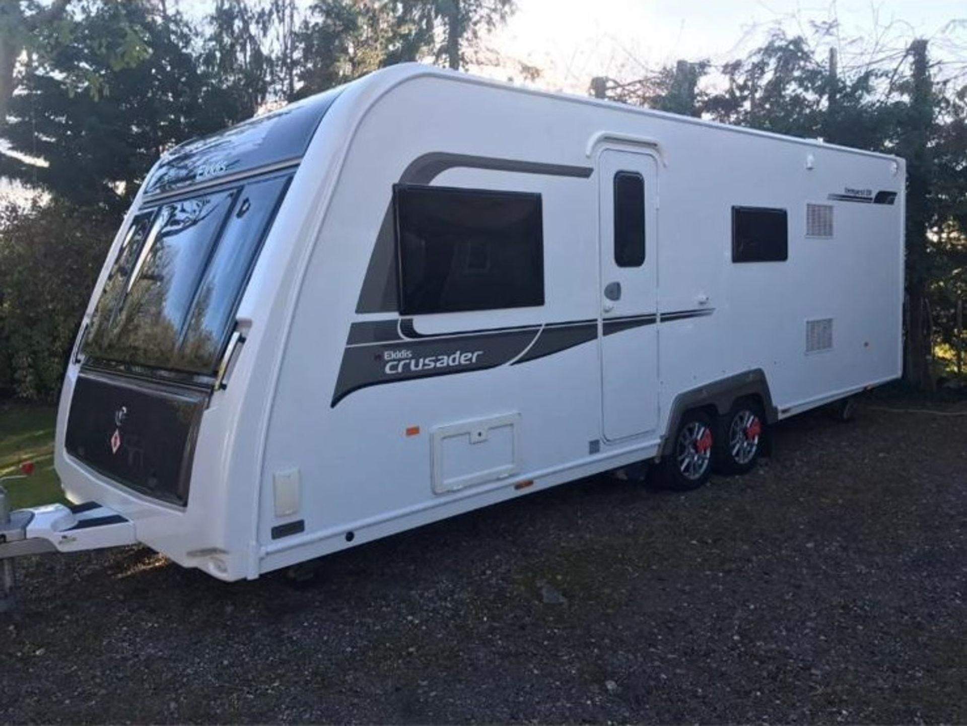 2015 ELDDIS TEMPEST CRUSADER EB 6 BERTH ALKO WHEEL LOCKS AND HITCH LOCK TWIN AXLE CARAVAN *NO VAT*